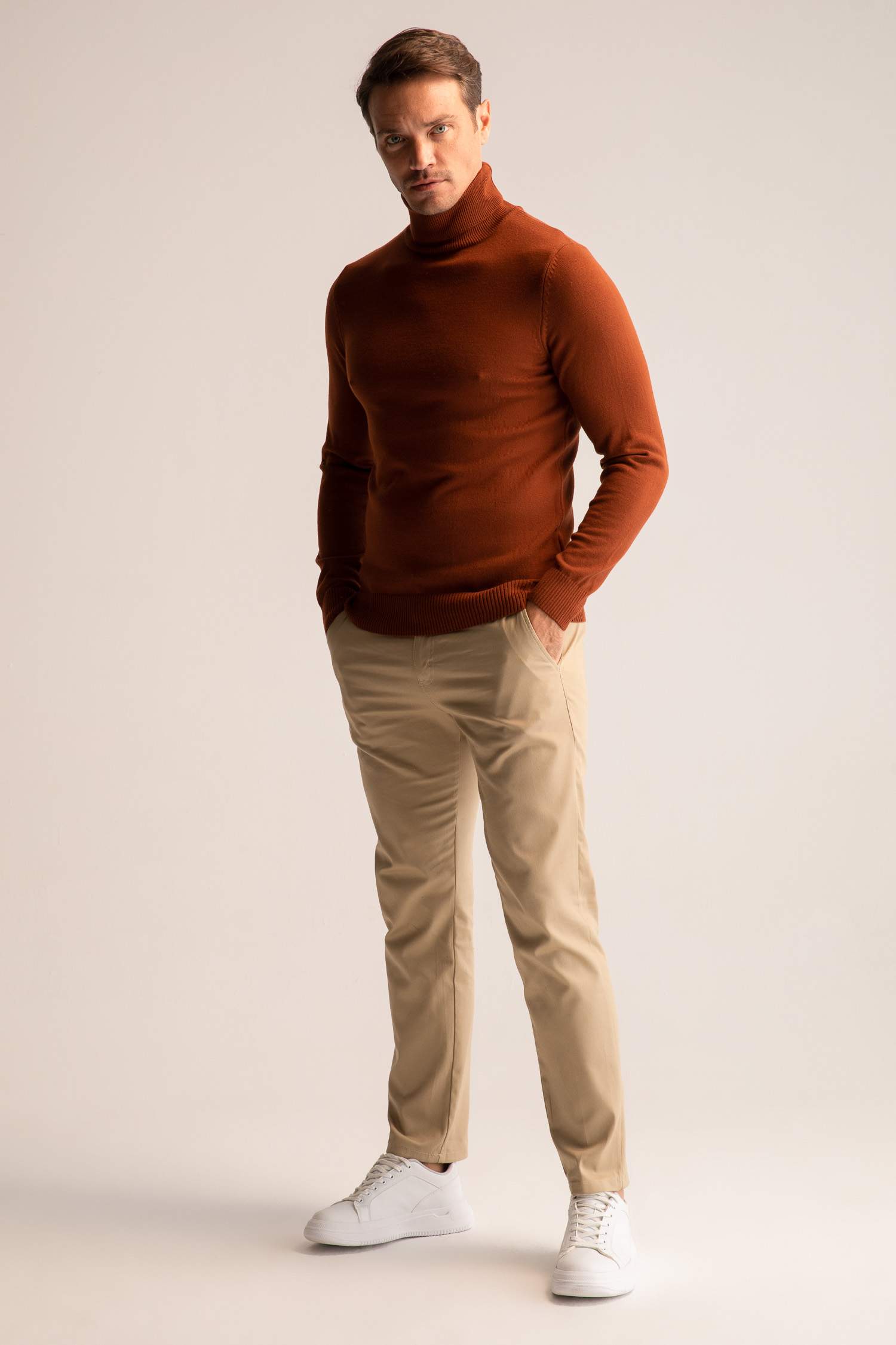 بلوز صوف بناتي سليم فيت بياقة مدورة