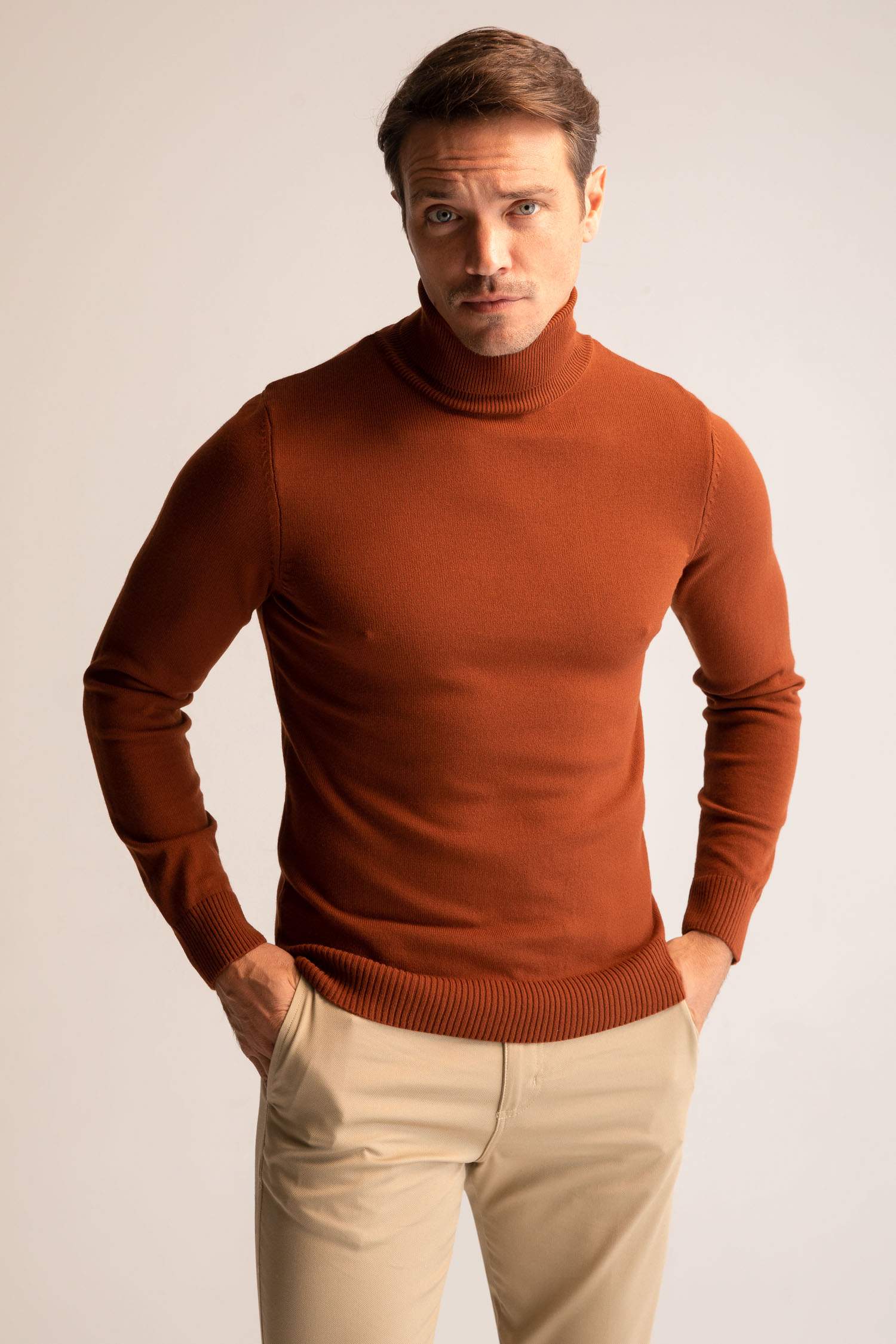 بلوز صوف بناتي سليم فيت بياقة مدورة