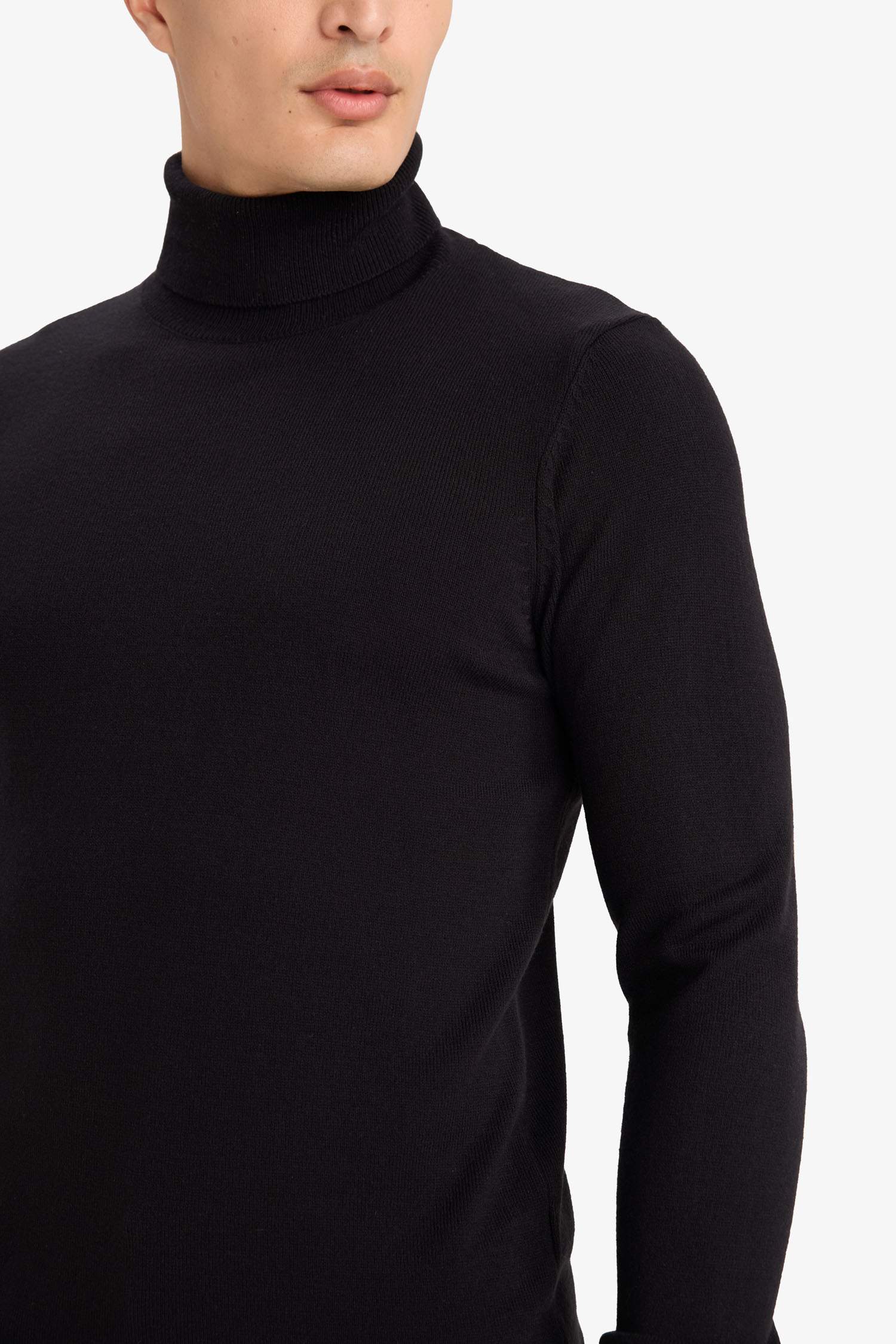 Slim Fit Dar Kesim Balıkçı Yaka Basic Düz Triko Kazak