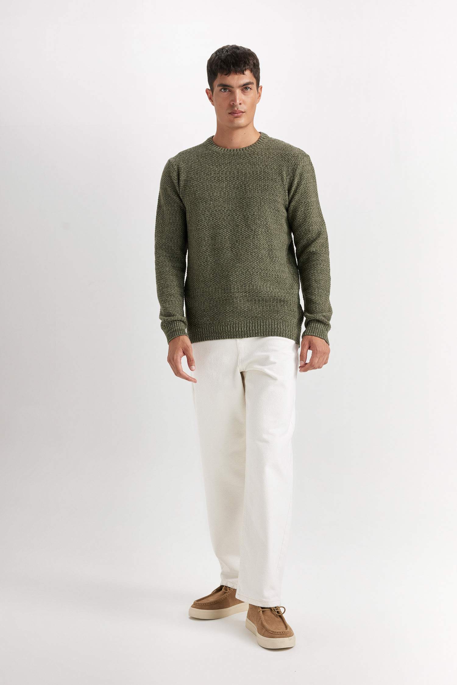 بلوز تريكو قصة عادية بياخة مستديرة