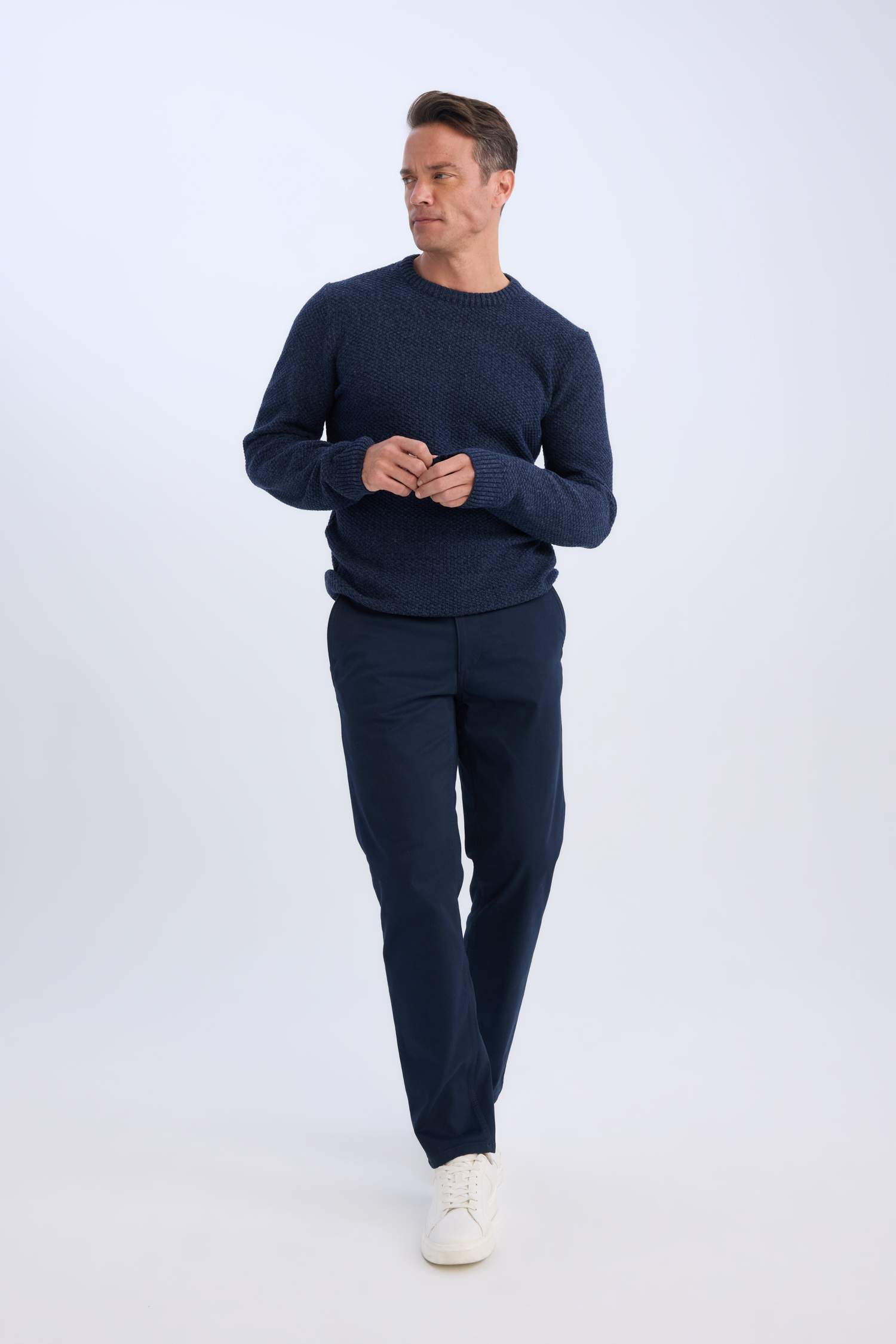 Lacivert Standart Fit Normal Kesim Bisiklet Yaka Dokulu Basic Düz Triko Kazak