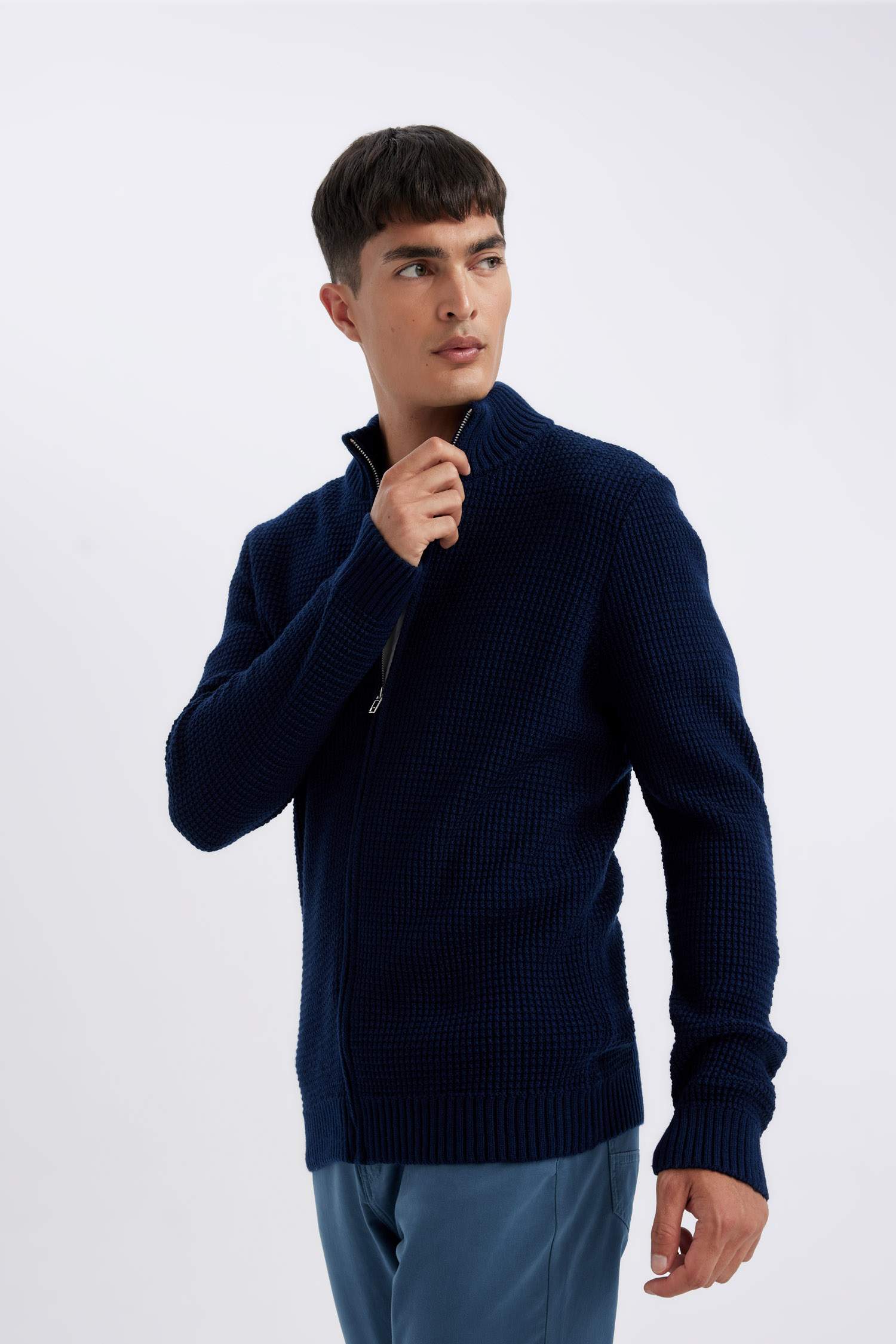 Lacivert Standart Fit Normal Kesim Yarım Balıkçı Yaka Fermuarlı Triko Hırka