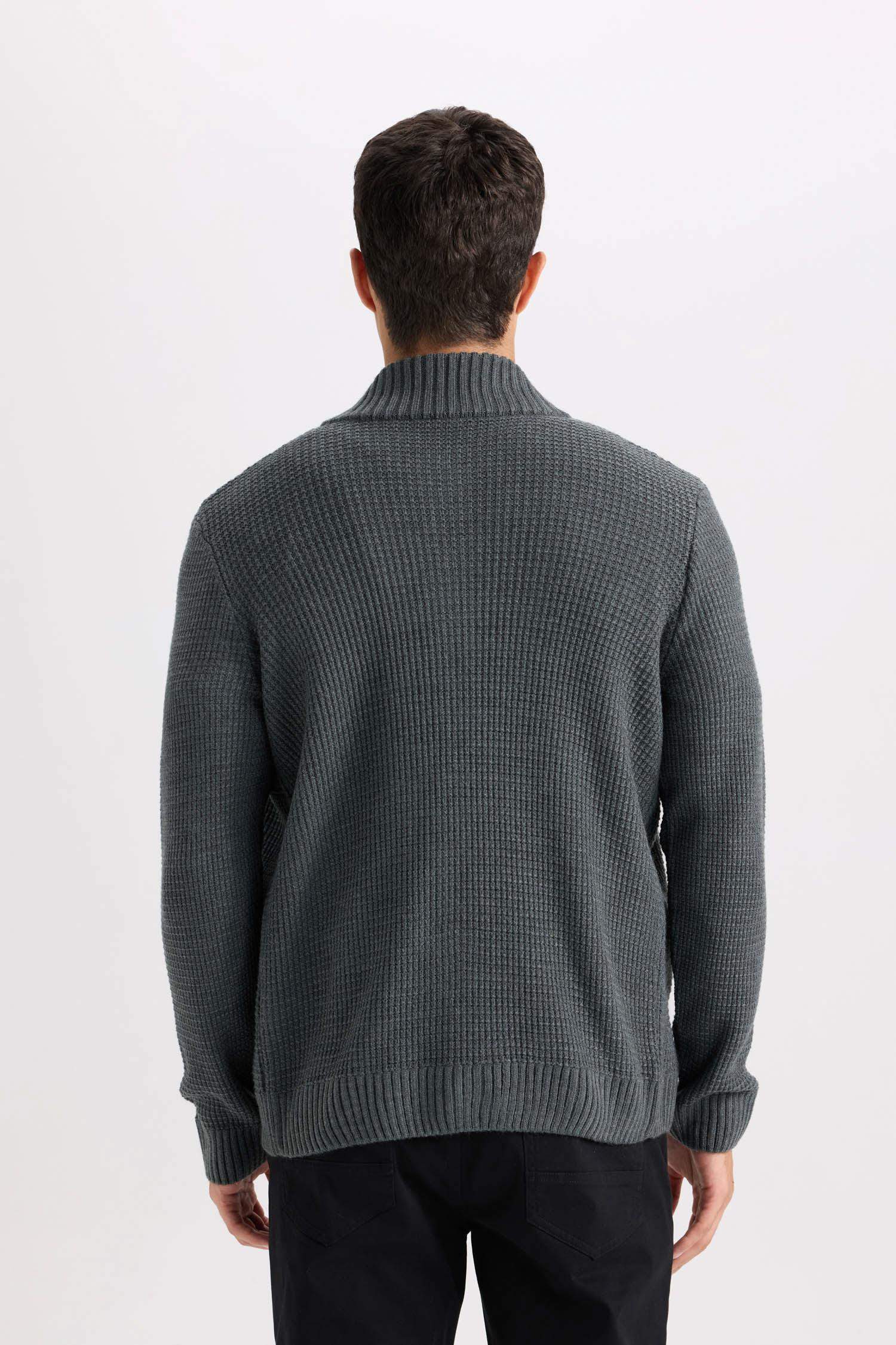 Standart Fit Normal Kesim Yarım Balıkçı Yaka Fermuarlı Waffle Hırka