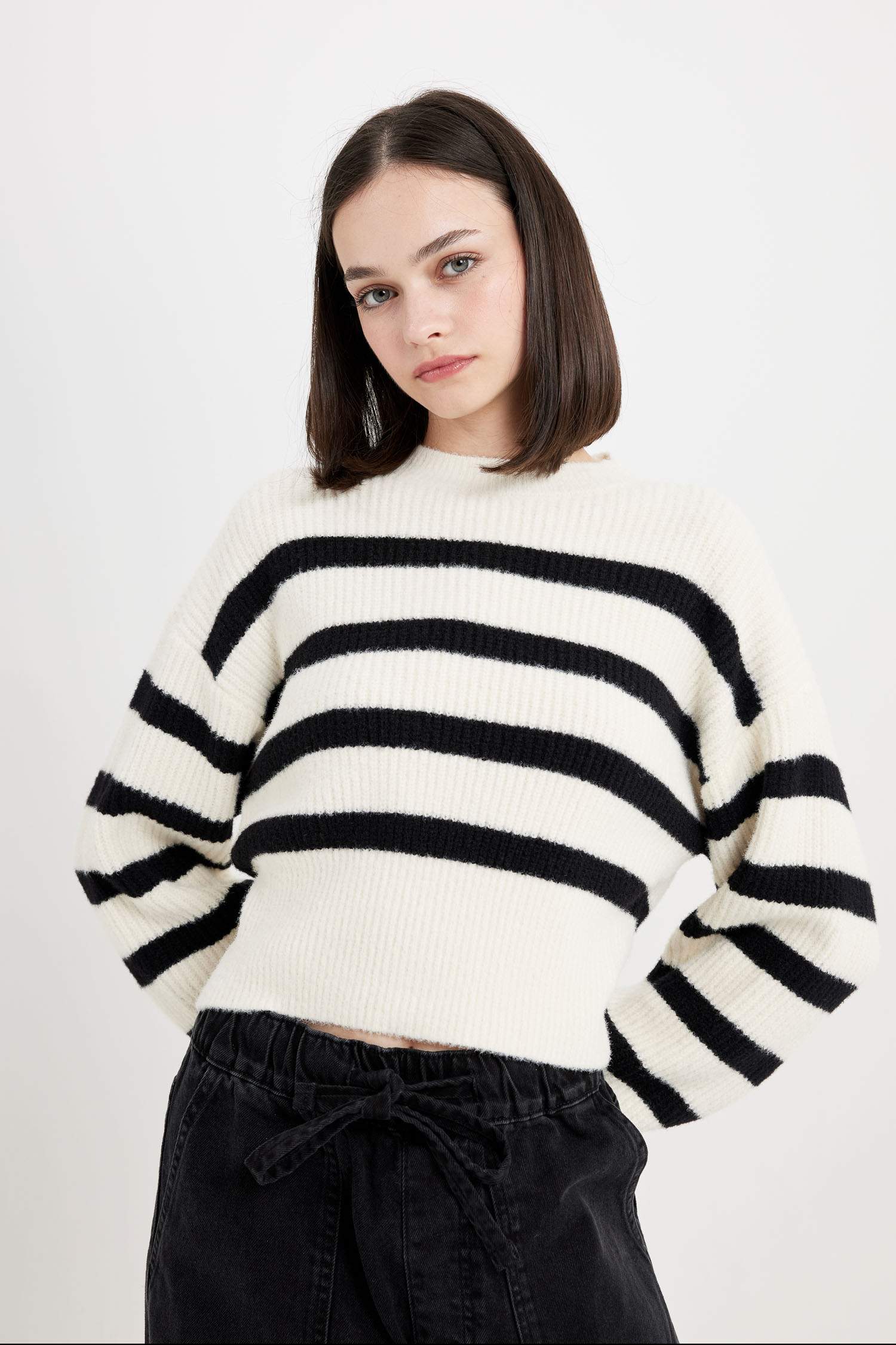 Regular Fit Çizgili Bisiklet Yaka Triko Kazak	