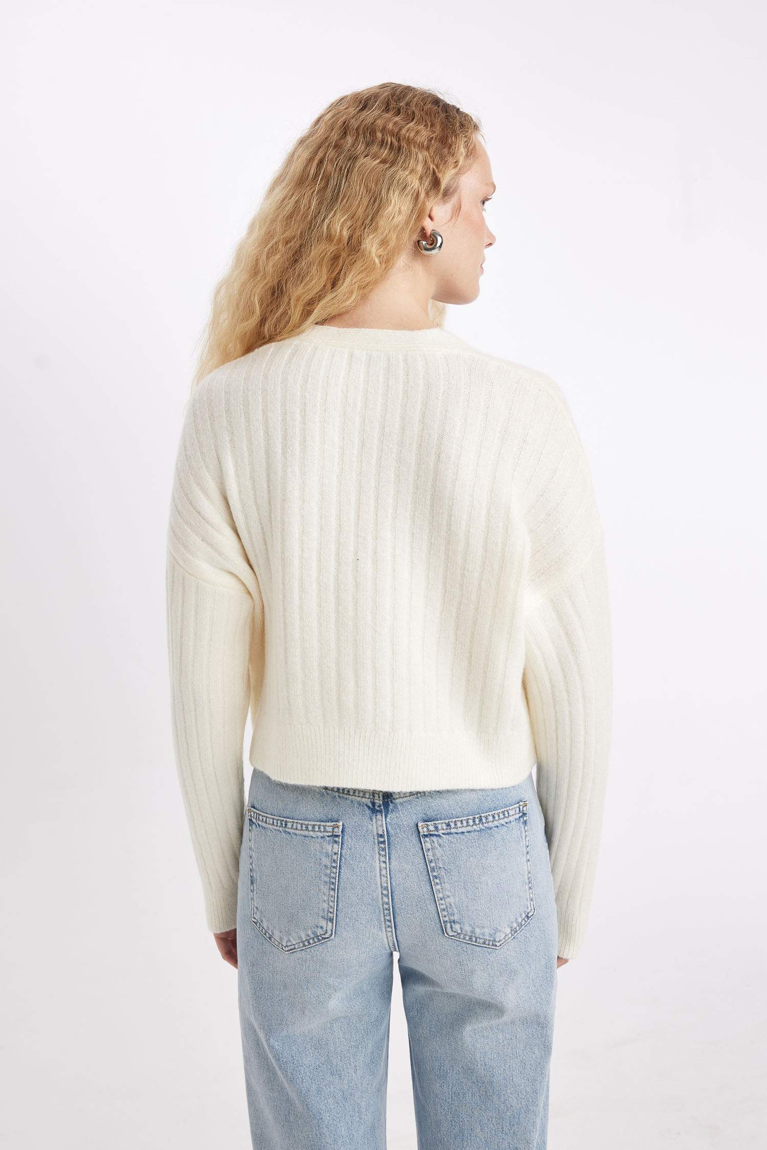 جاكيت تريكو قصة عادية بياخة V