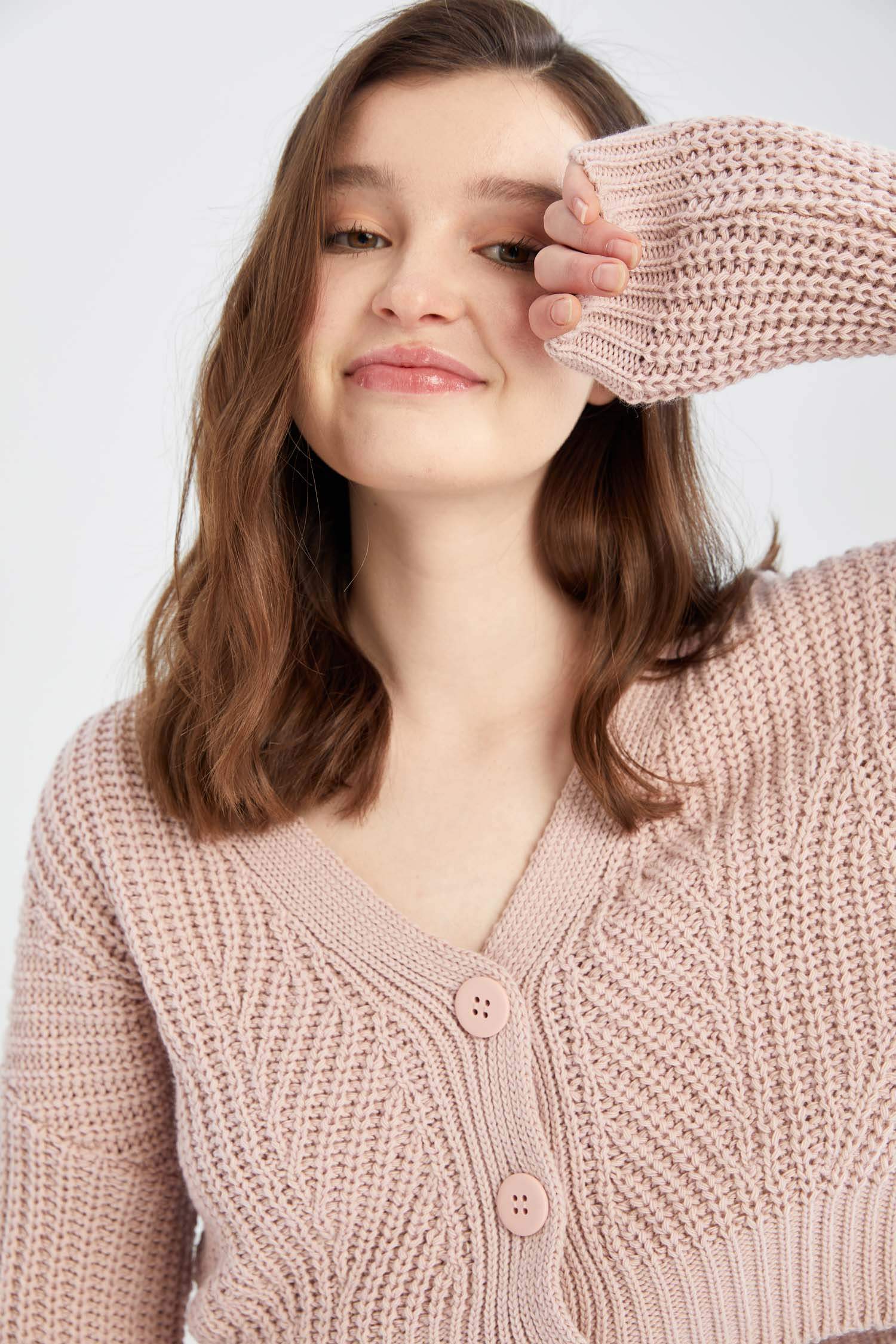 جاكيت صوف قصة عادية بياقة V