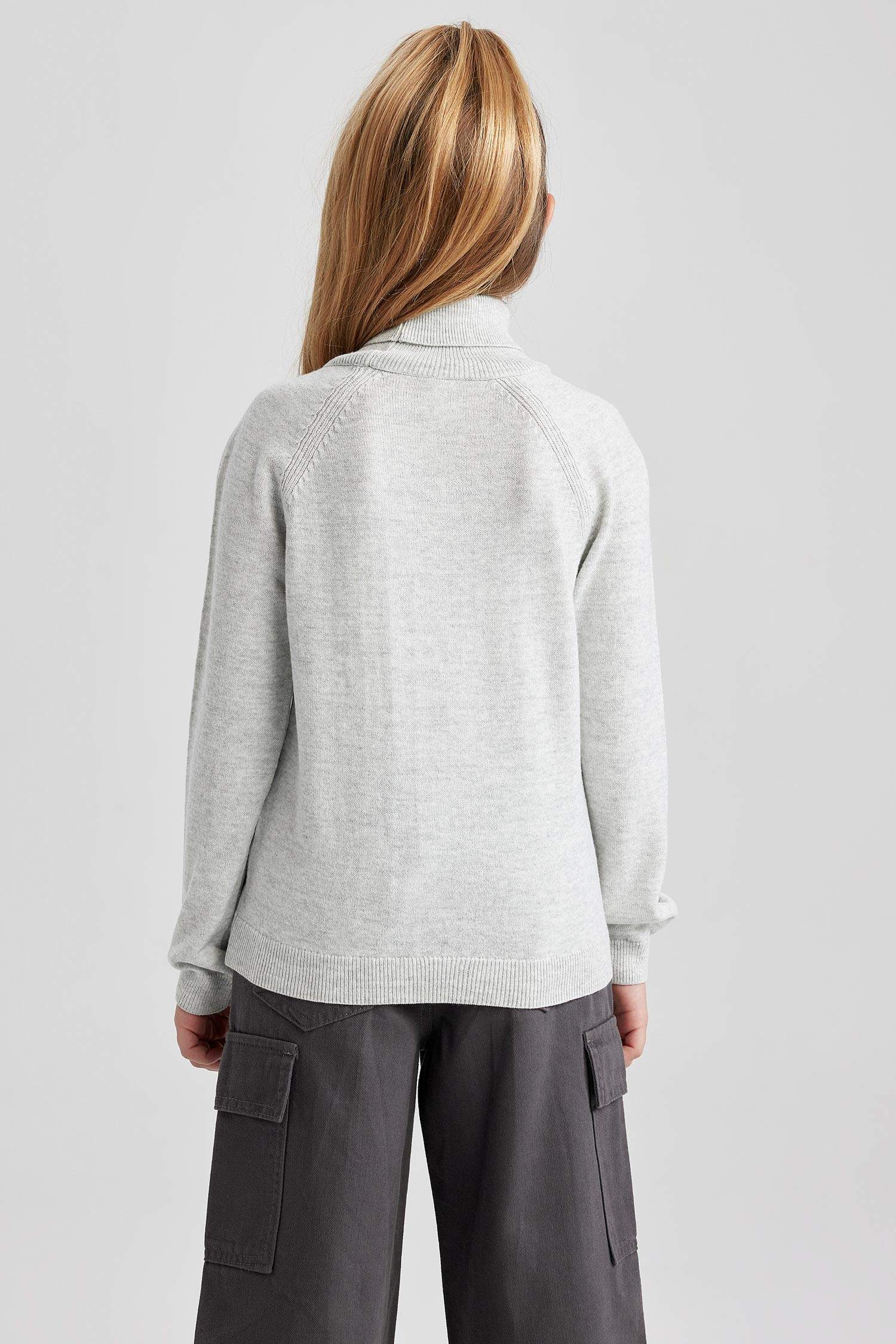 بلوز صوف بناتي قصة عادية بياخة مدورة