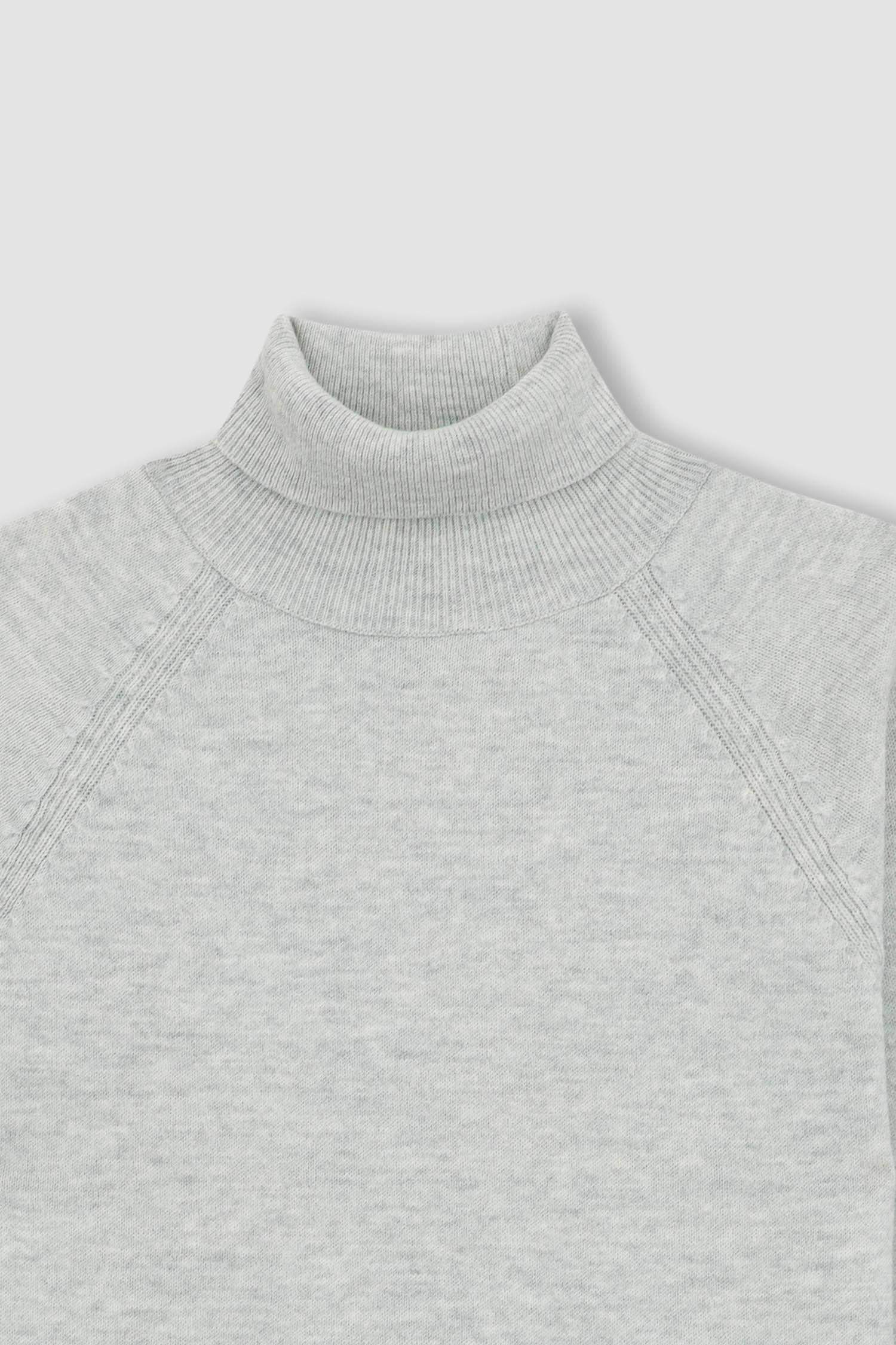 بلوز صوف بناتي قصة عادية بياخة مدورة