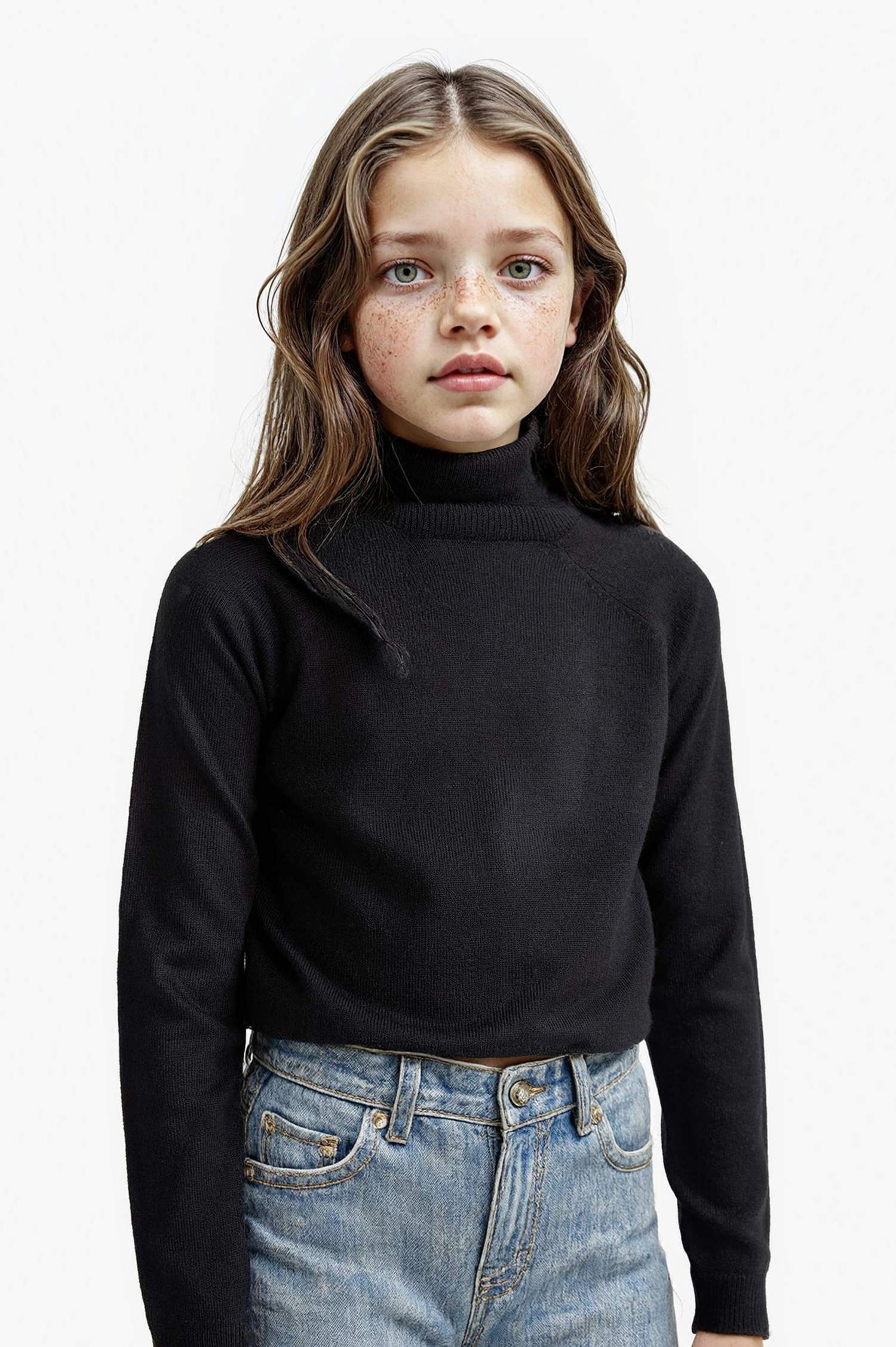 بلوفر قصة عادية بياقة عالية