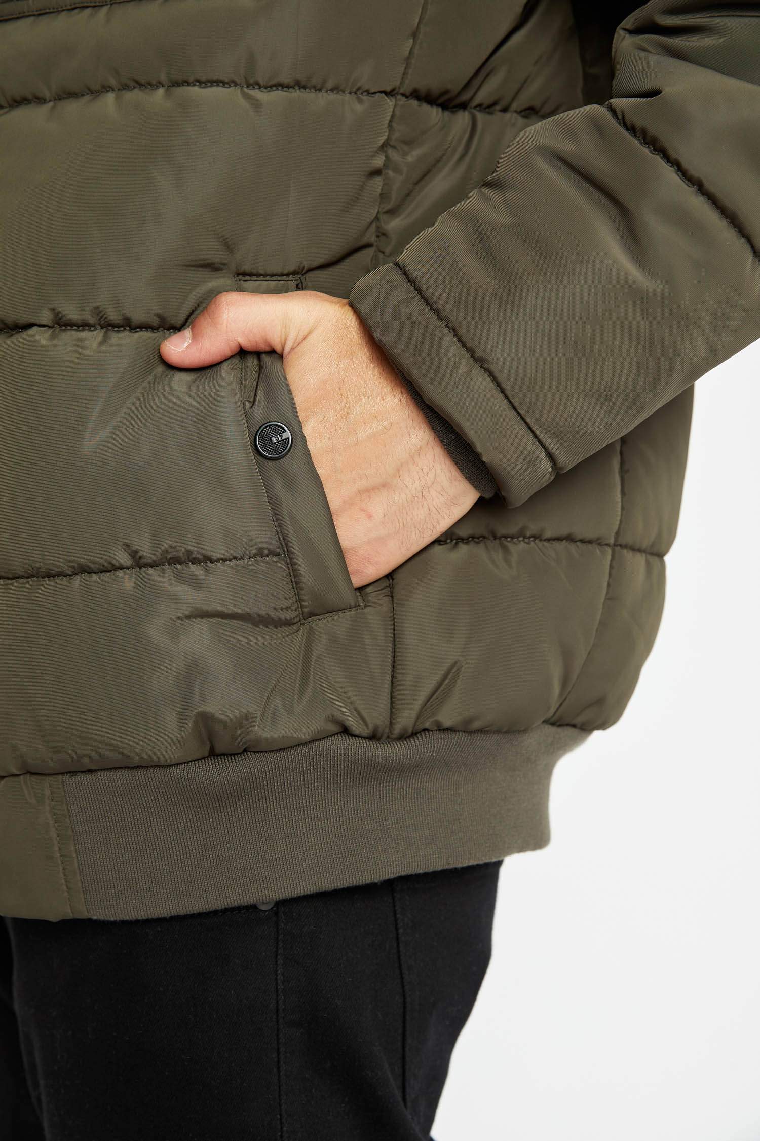 Slim Fit Çıkarılabilir Kapüşonlu Polar Astarlı Isı Yalıtımlı Suni Kürklü Kalın Mont