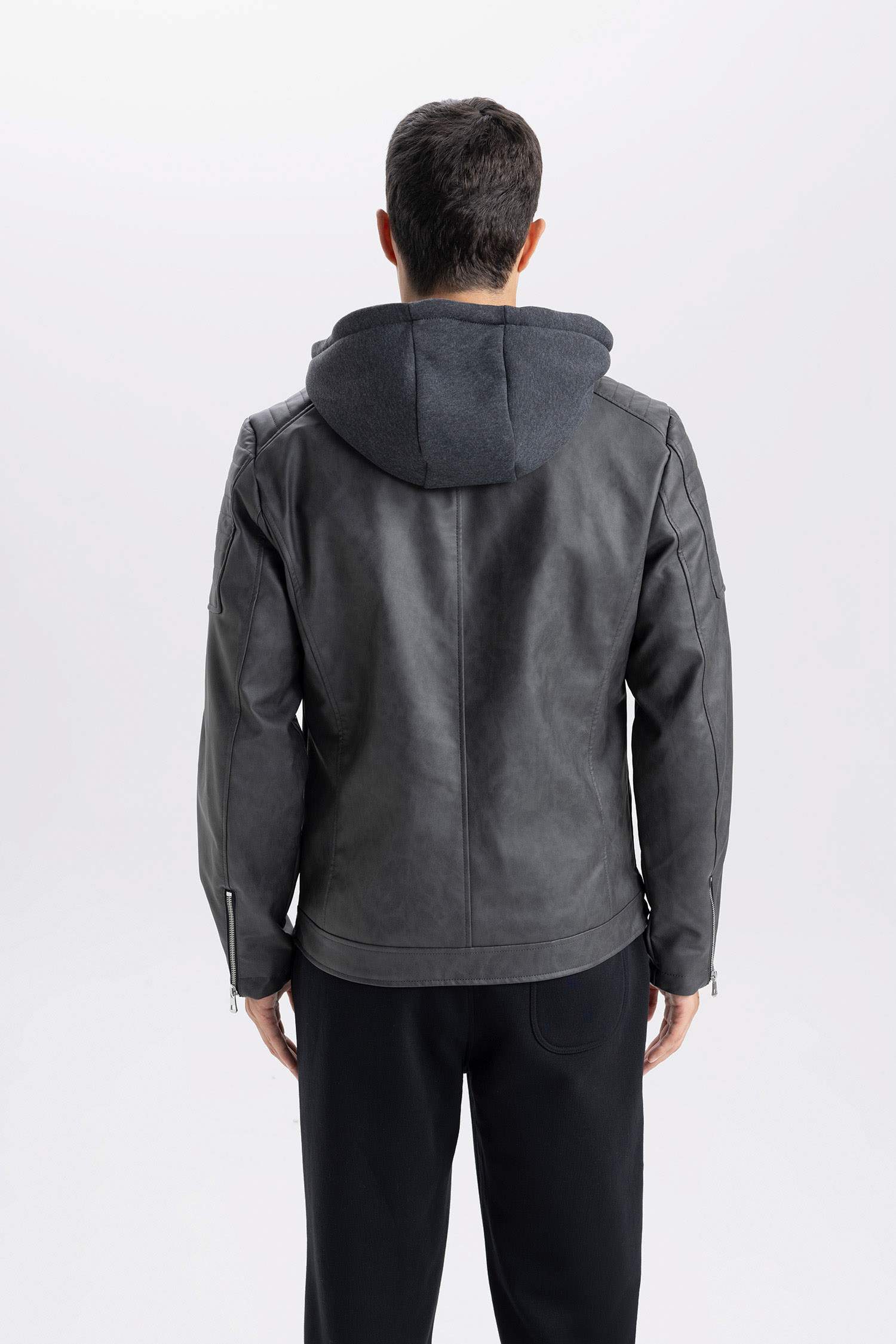 Su İtici Slim Fit Dar Kesim Çıkarılabilir Kapüşonlu Fermuarlı Cepli Suni Deri Ceket Mont