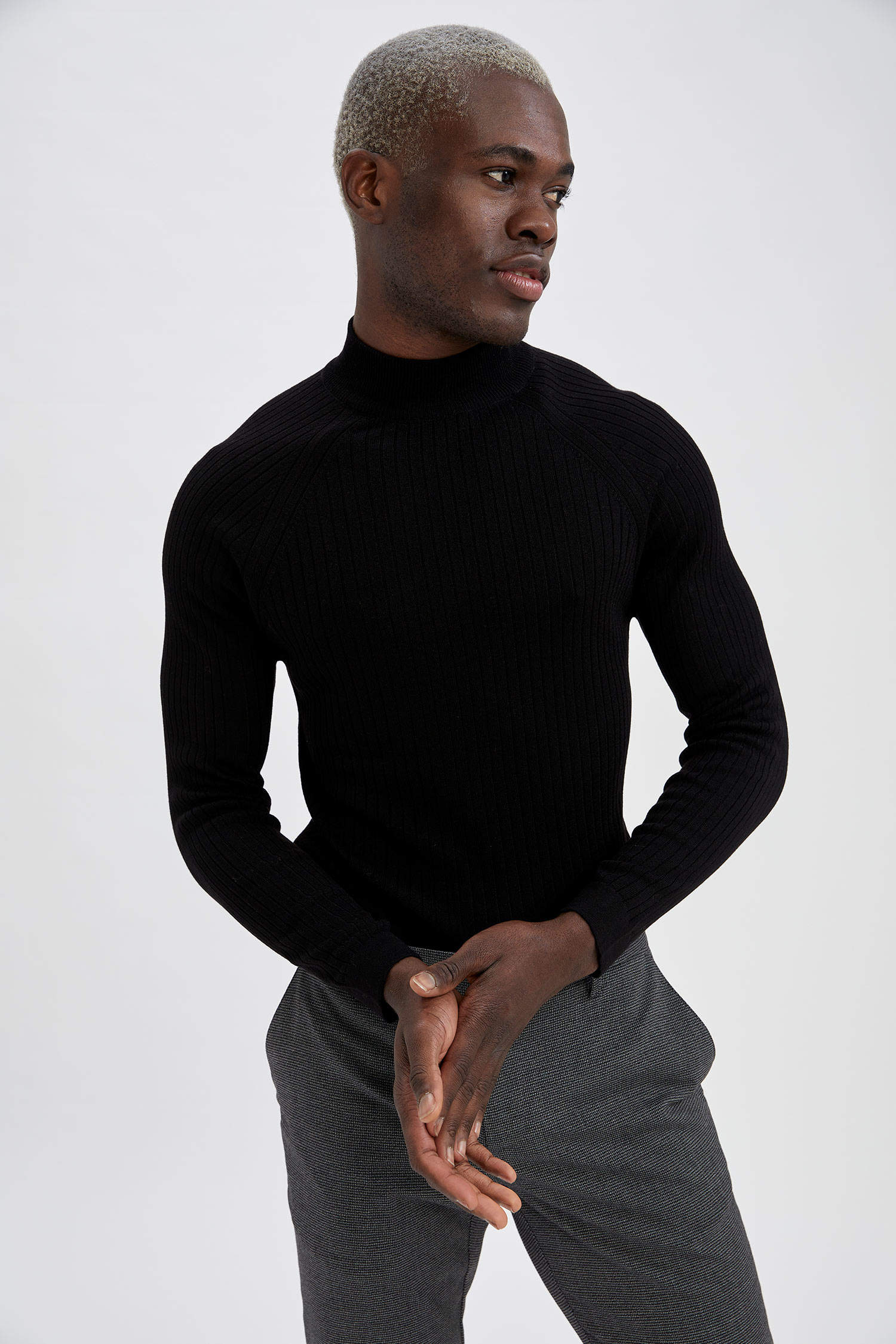 Black MAN Slim Fit Turtle Neck Long Sleeve Tricot Pullover 1436373 ...