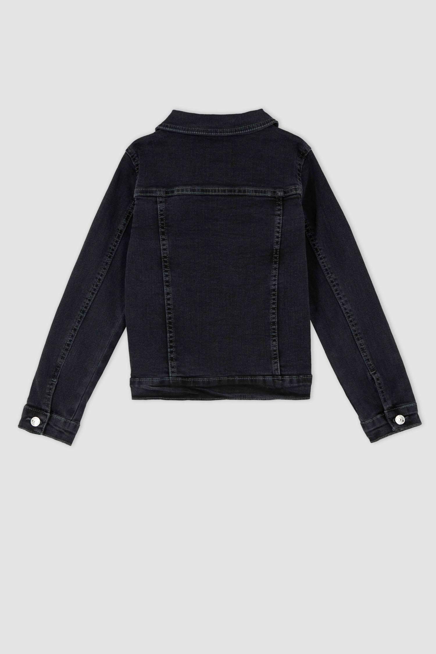 جاكيت جينز بناتي قصة عادية