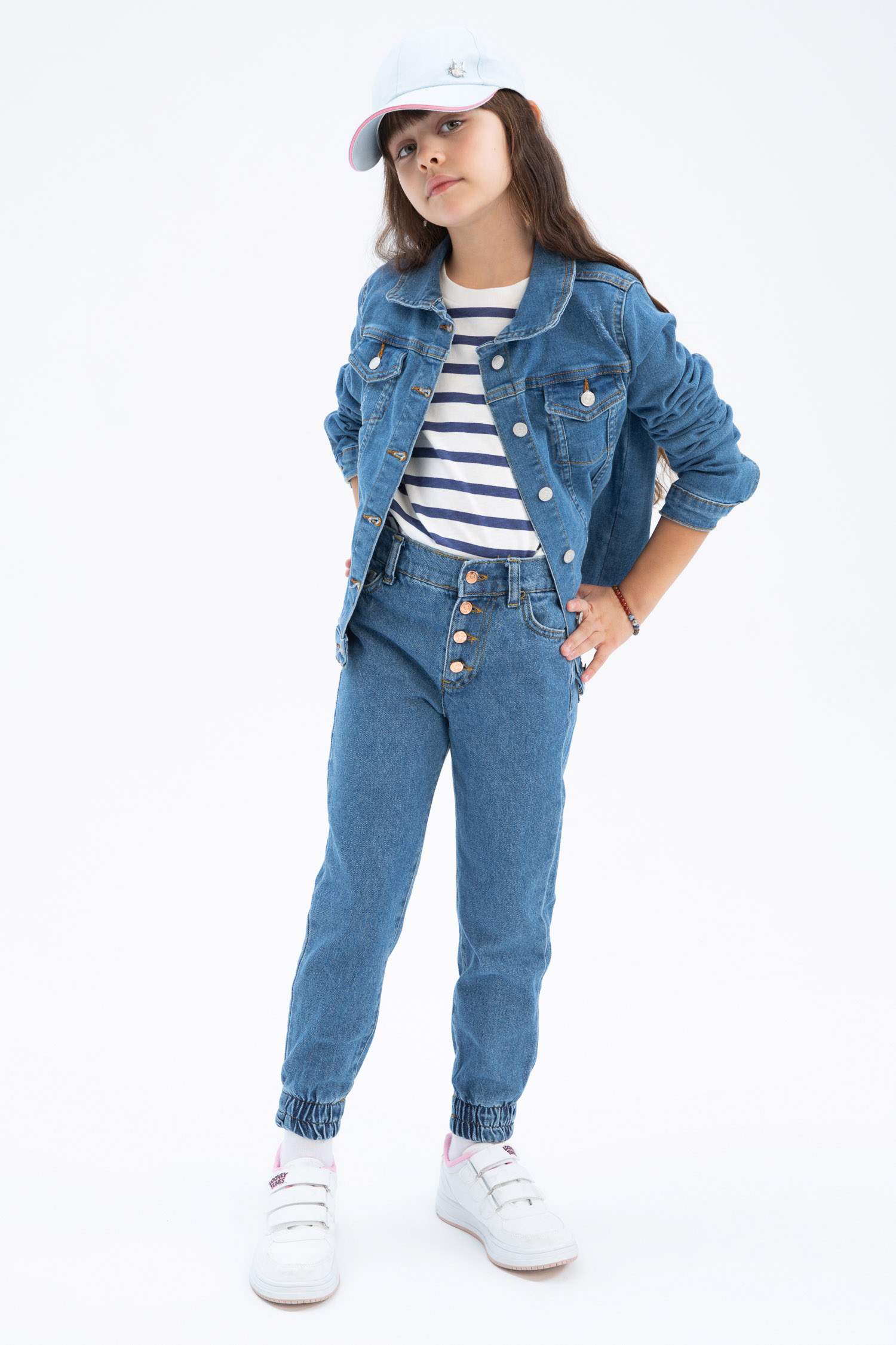 Джинсовая куртка стандартного кроя для девочек