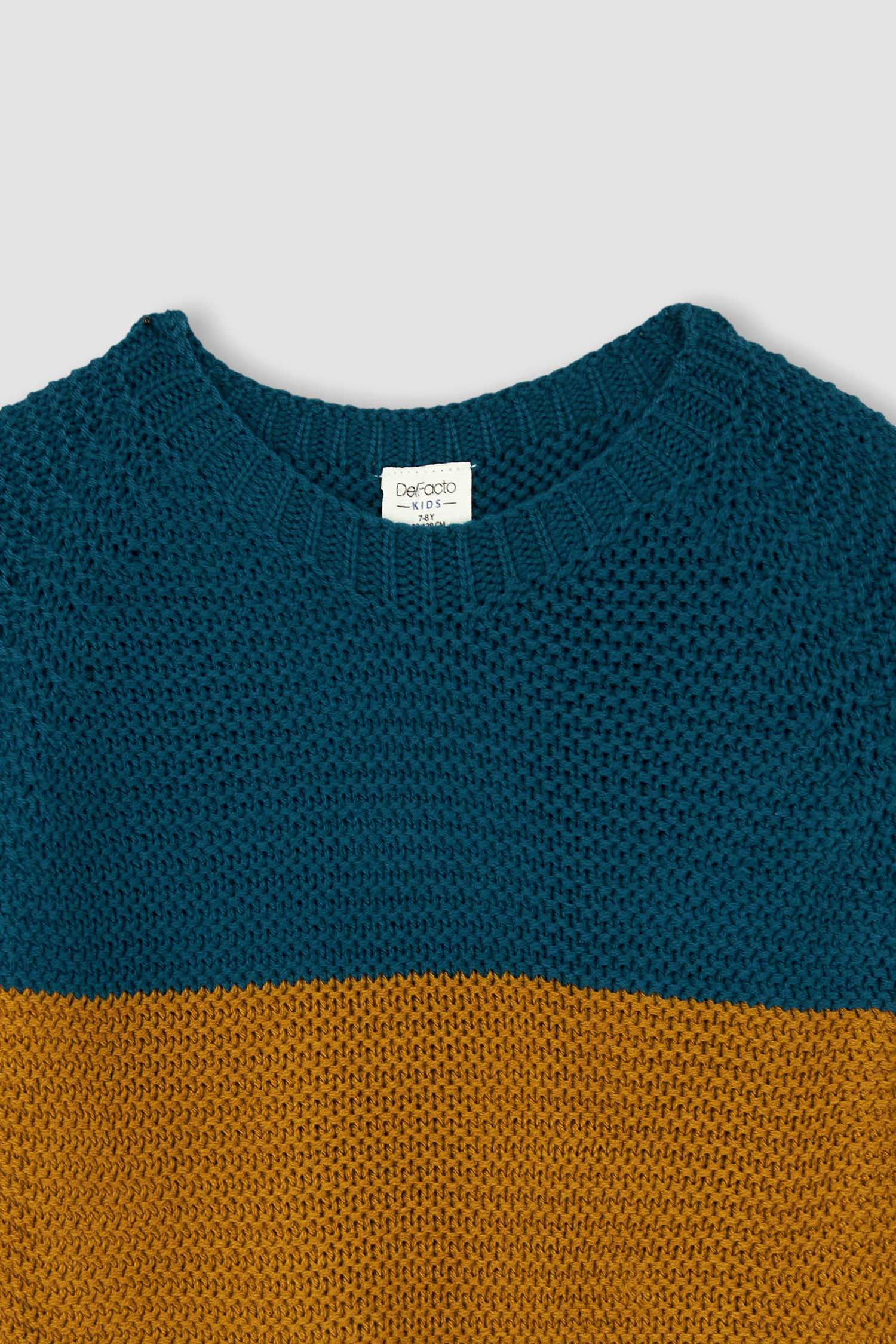 Пуловер стандартного кроя с круглым вырезом для мальчиков
