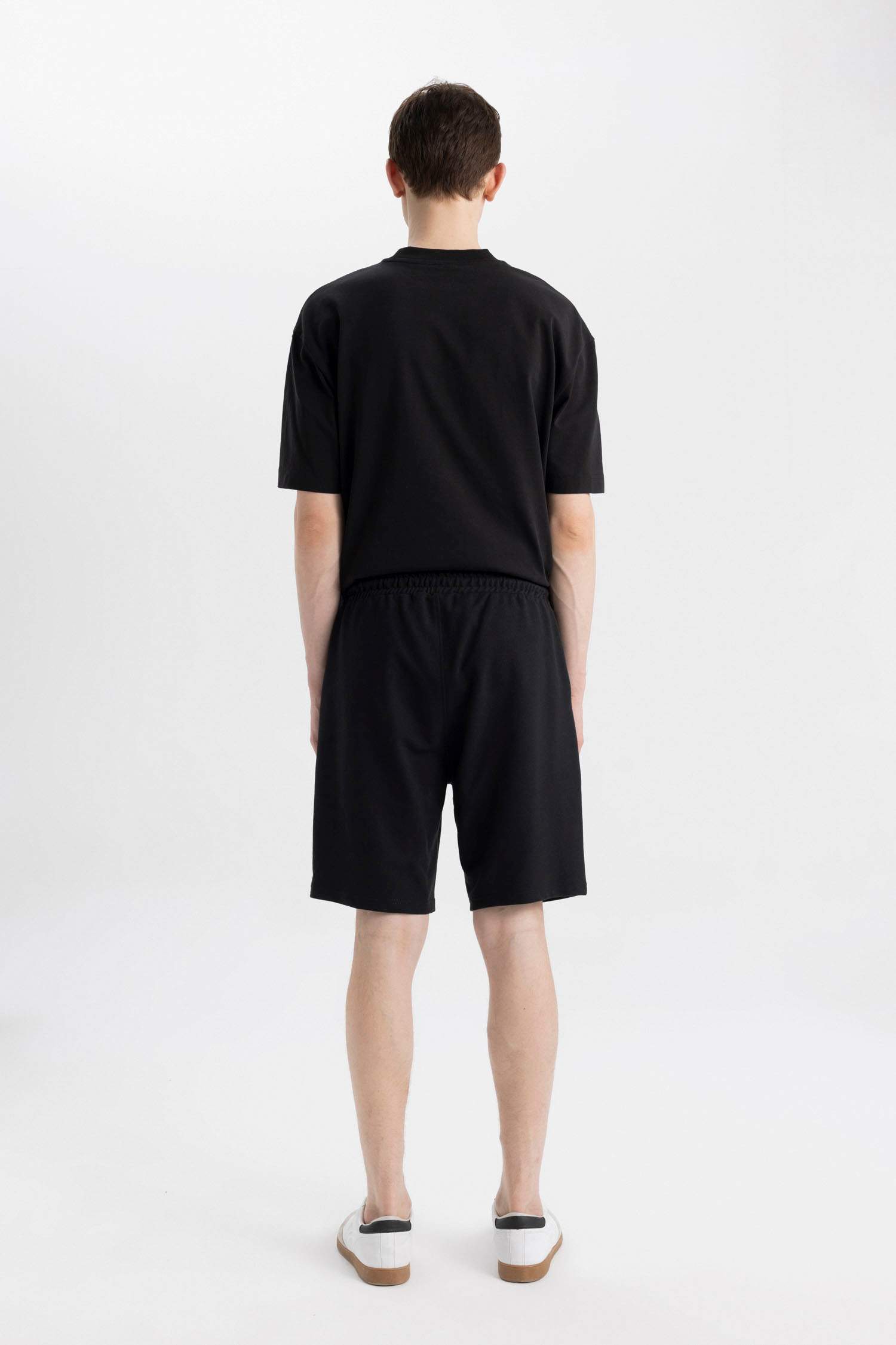 Шорты стандартного кроя