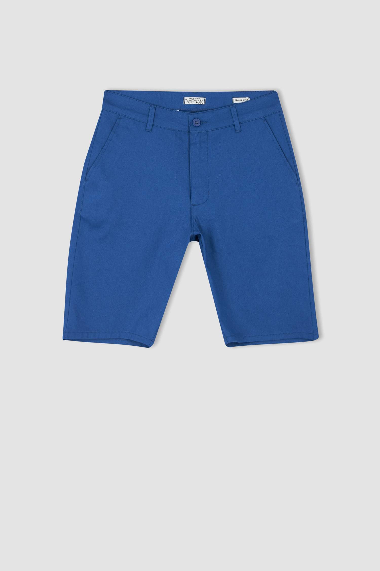 شورت برمودا قصة عادية