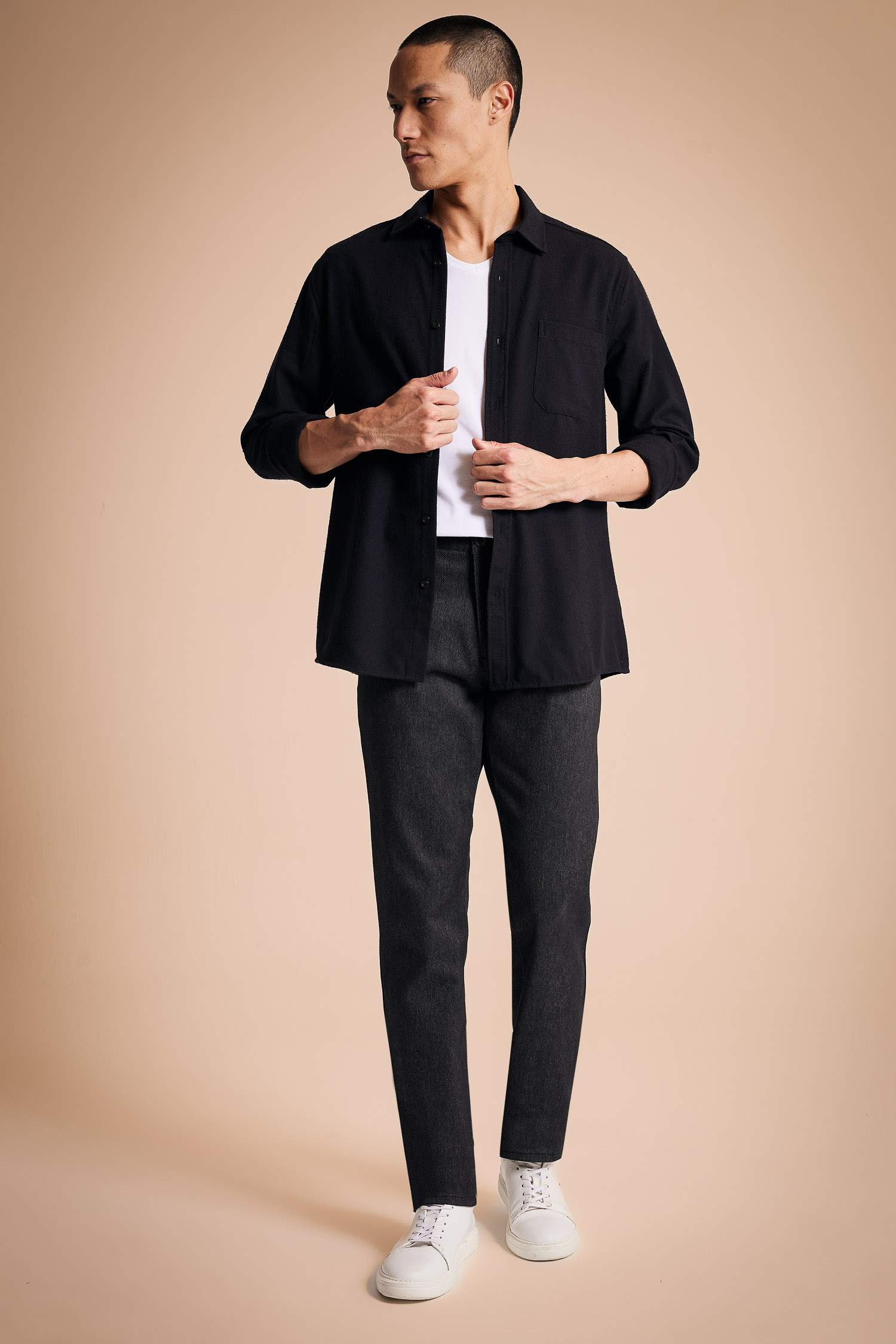 بنطلون بقصة عادية