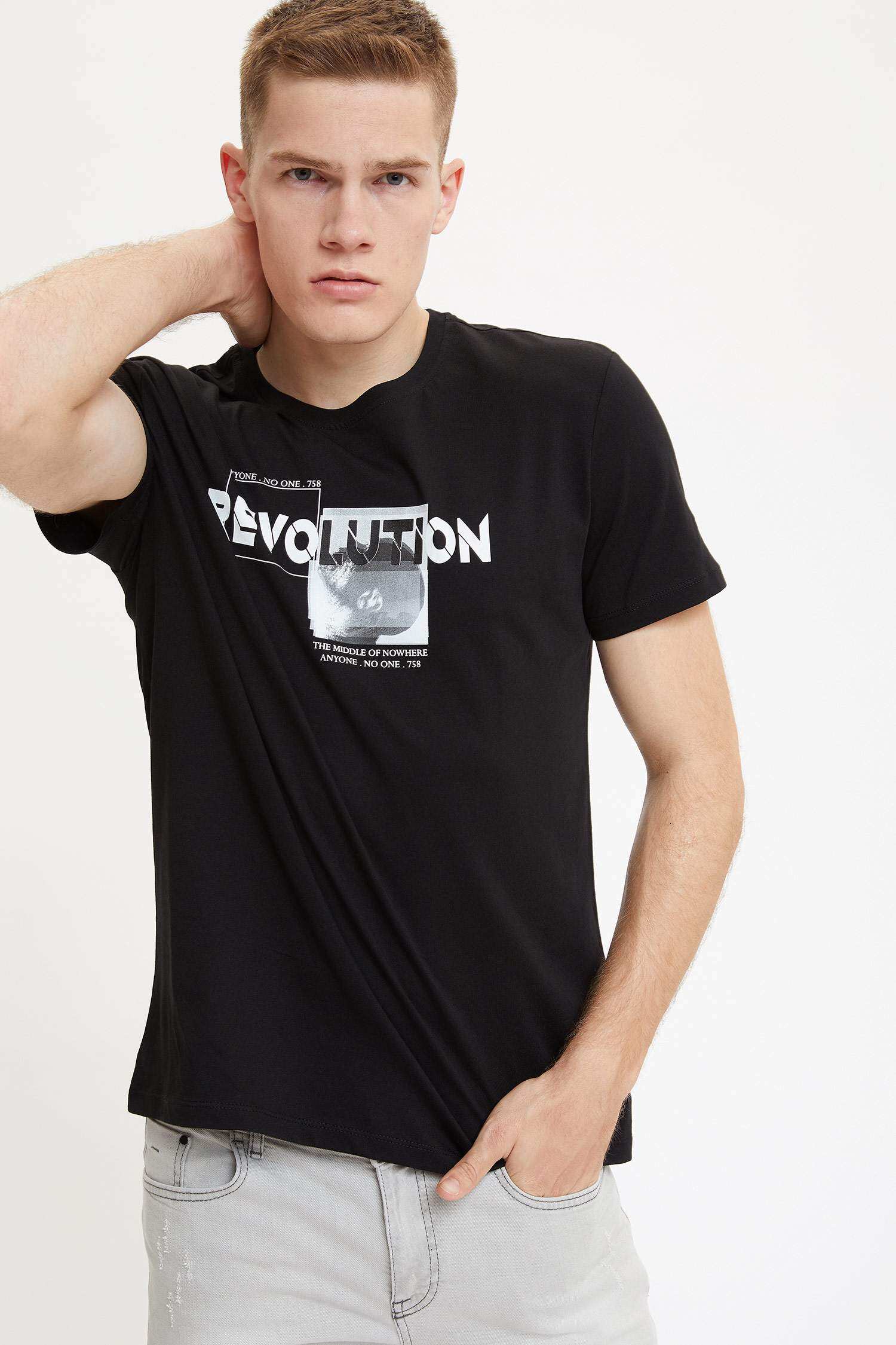 Black MAN Slim Fit T-Shirt 1466896 | DeFacto