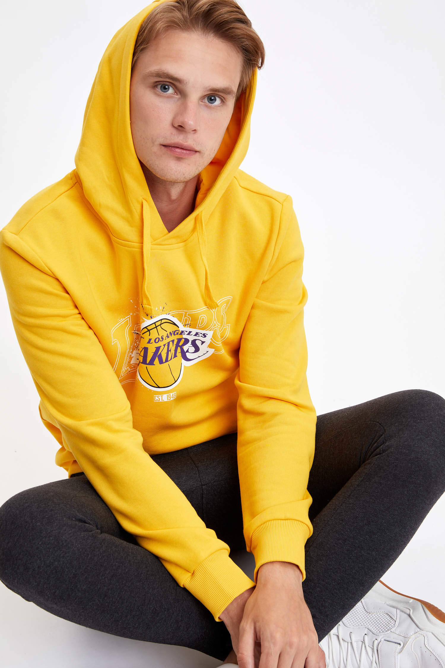 Defacto NBA Los Angeles Lakers Lisanslı Slim Fit Sweatshirt. 4