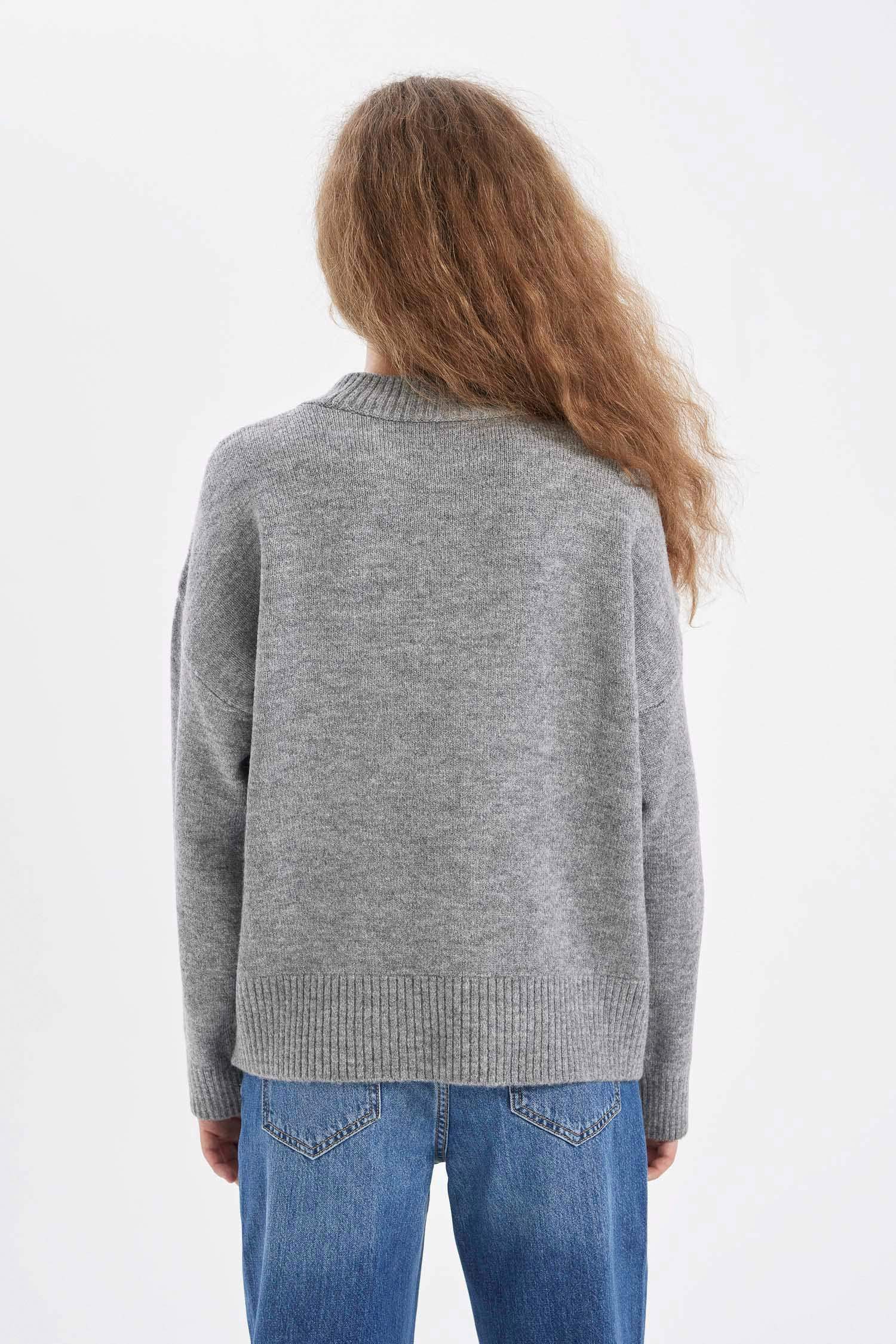 Oversize Geniş Kalıp Yarım Balıkçı Yaka Uzun Triko Kazak