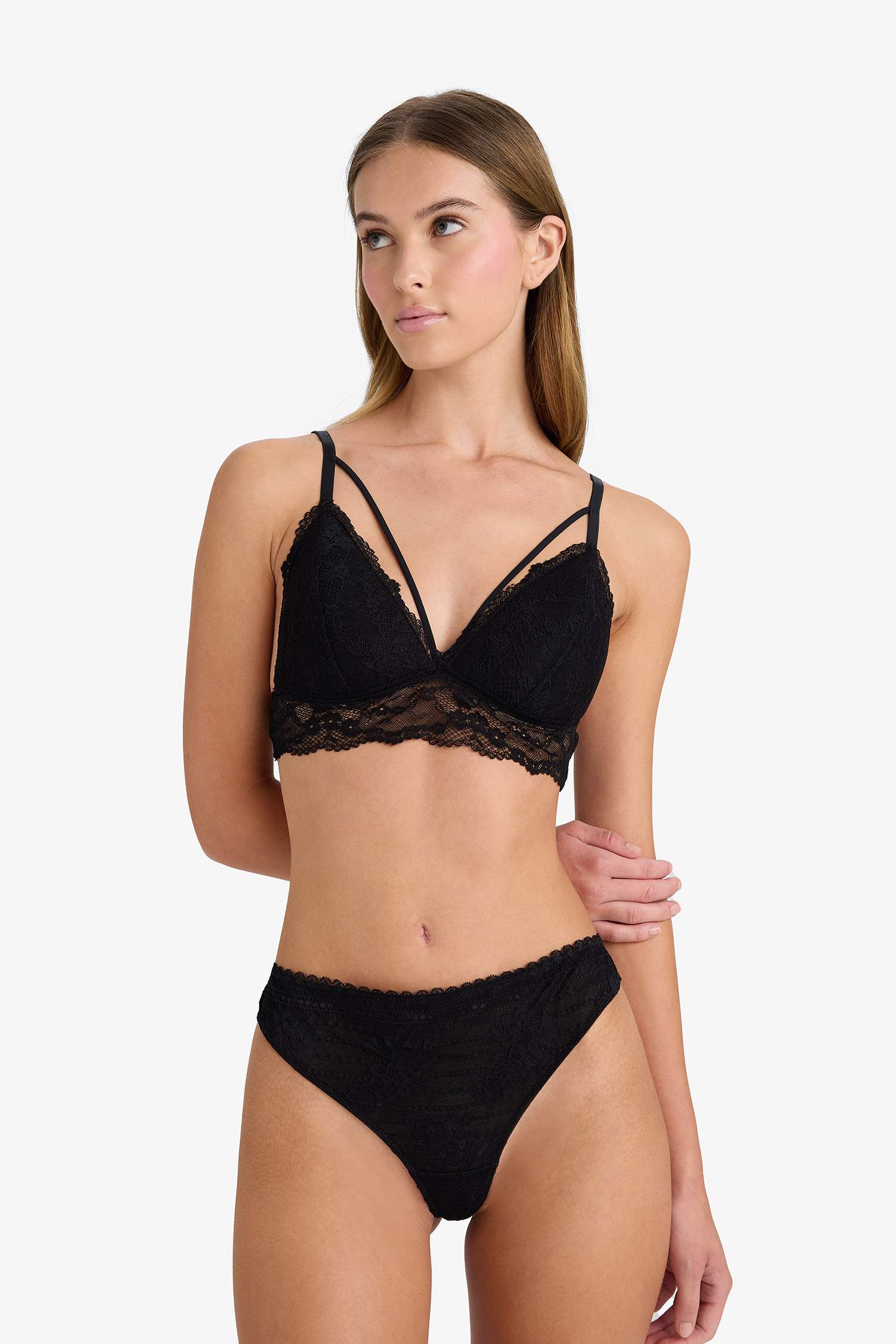 Dantelli Kaplı Pedli Bralet