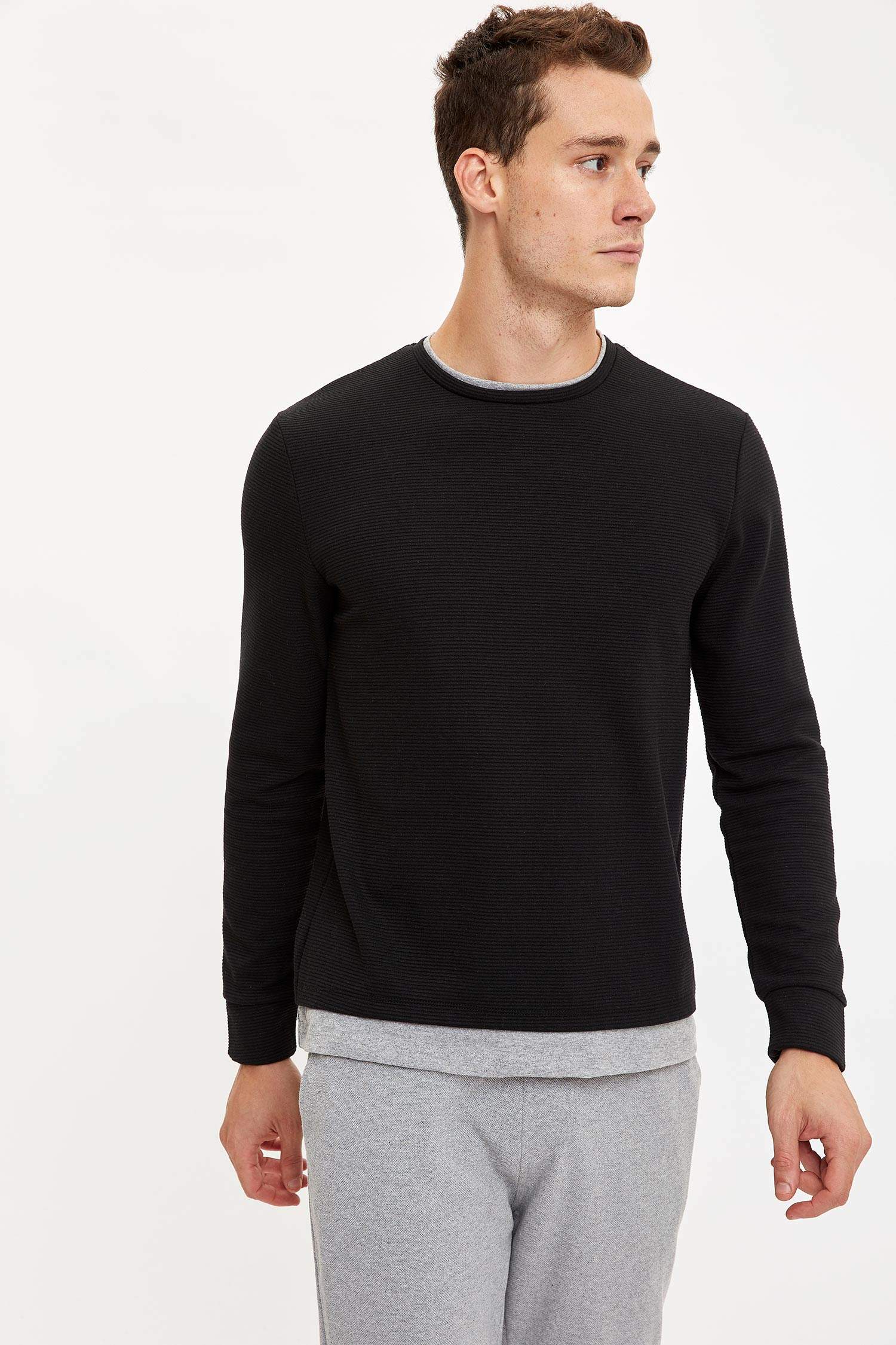 Black MAN Crew Neck Slim Fit Sweatshirt 1460357 | DeFacto