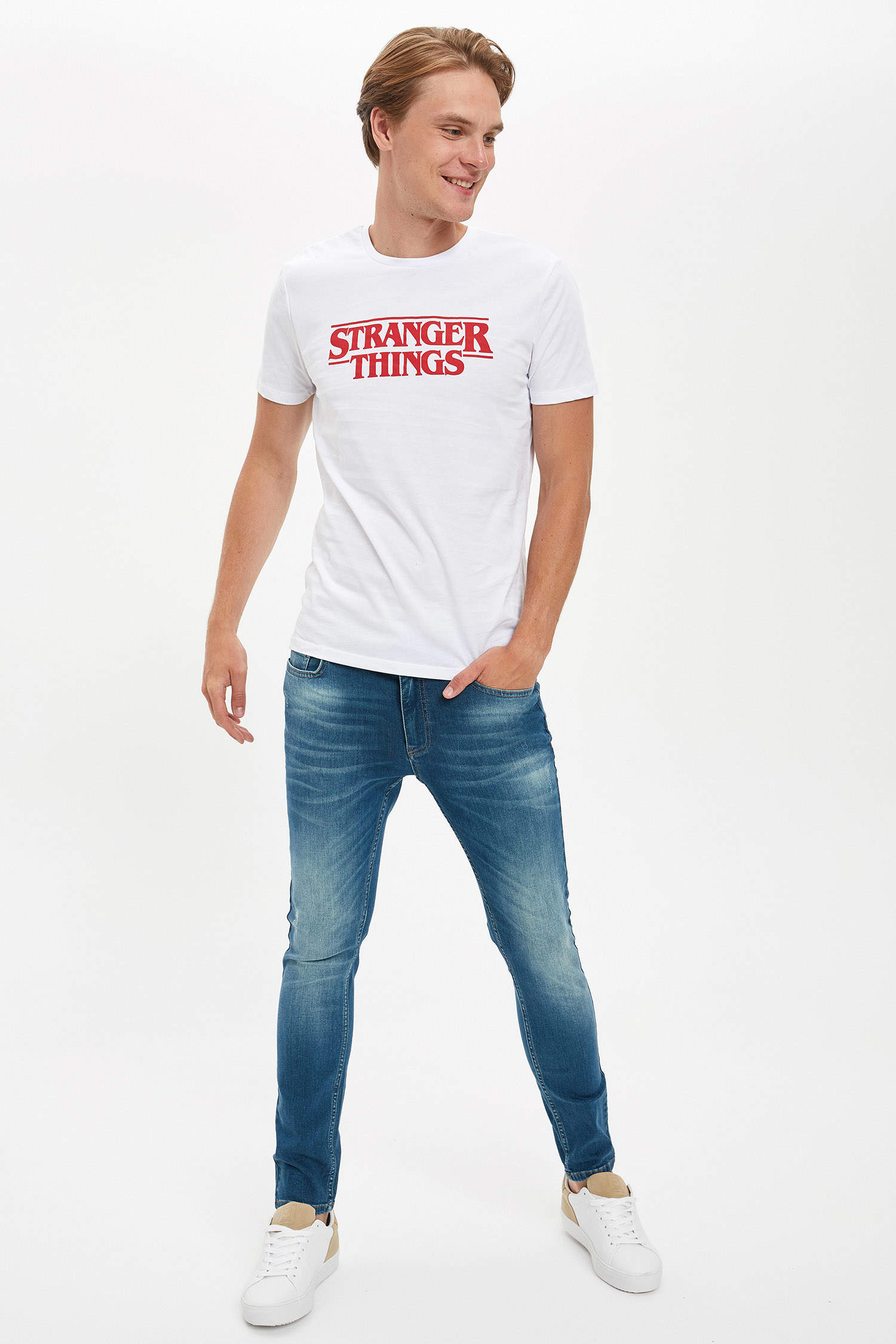 Defacto Stranger Things Lisanslı Slim Fit Baskılı Tişört. 2