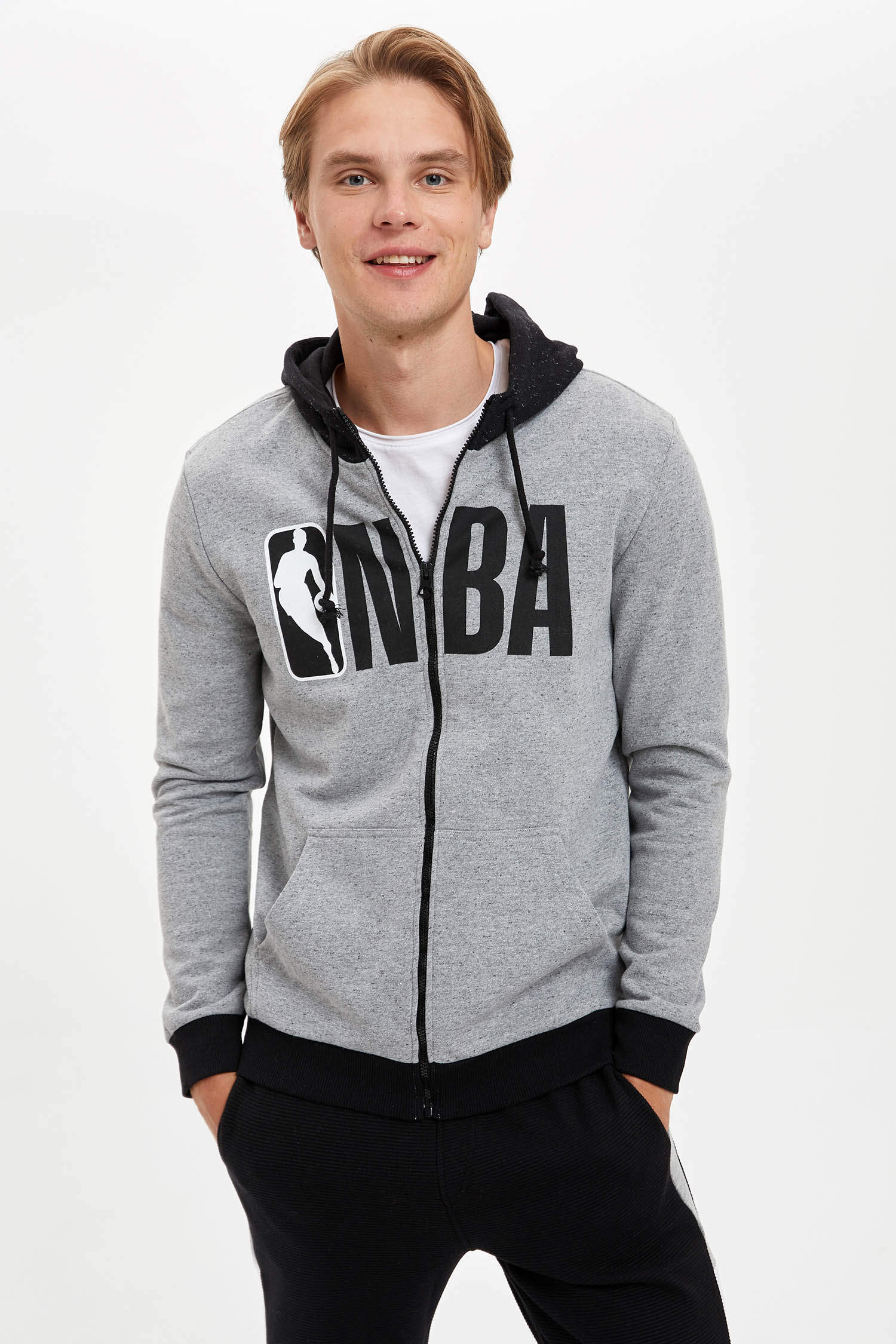 Defacto NBA Lisanslı Unisex Slim Fit Fermuarlı Kapüşonlu Sweatshirt. 5