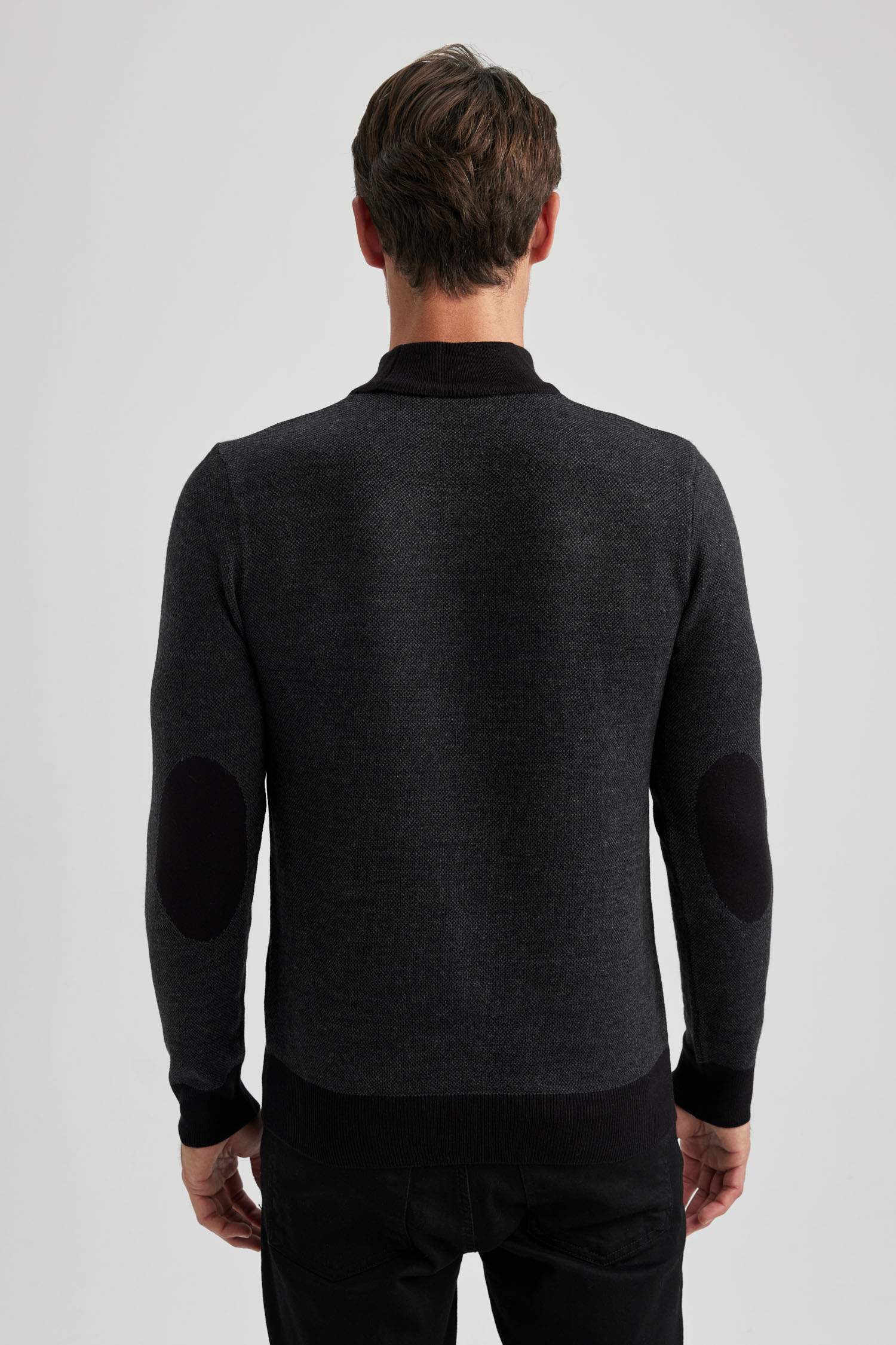 Regular Fit Color Block Turtleneck Knit Pullover