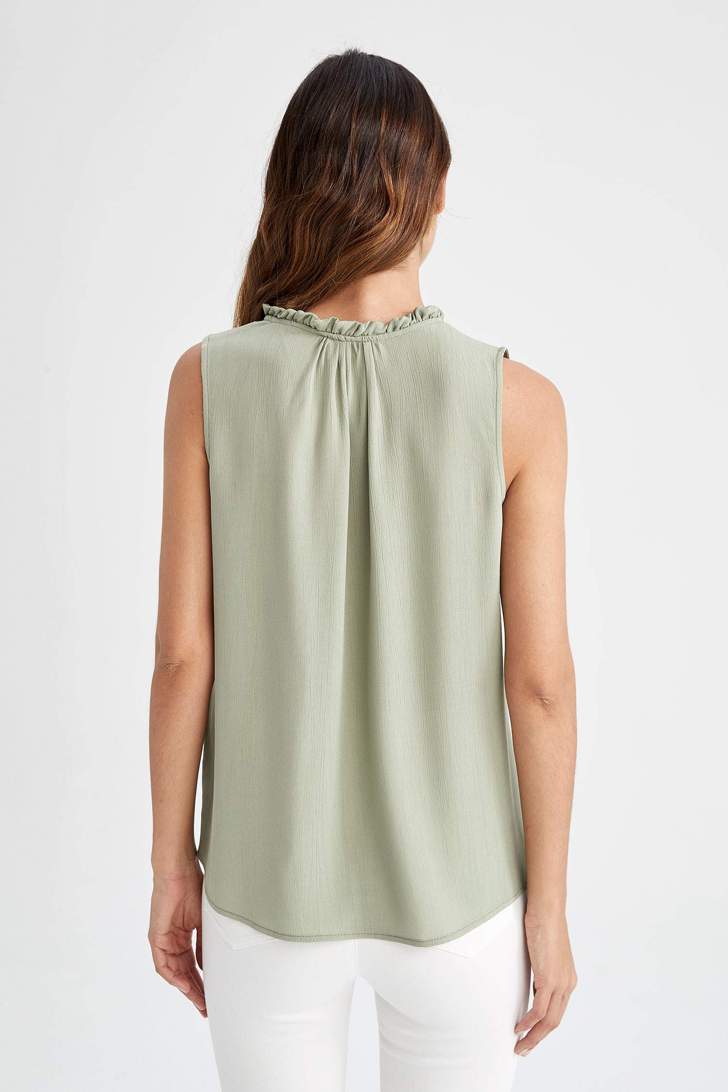 Green WOMAN Regular Fit Sleeveless Blouse 2524614 | DeFacto