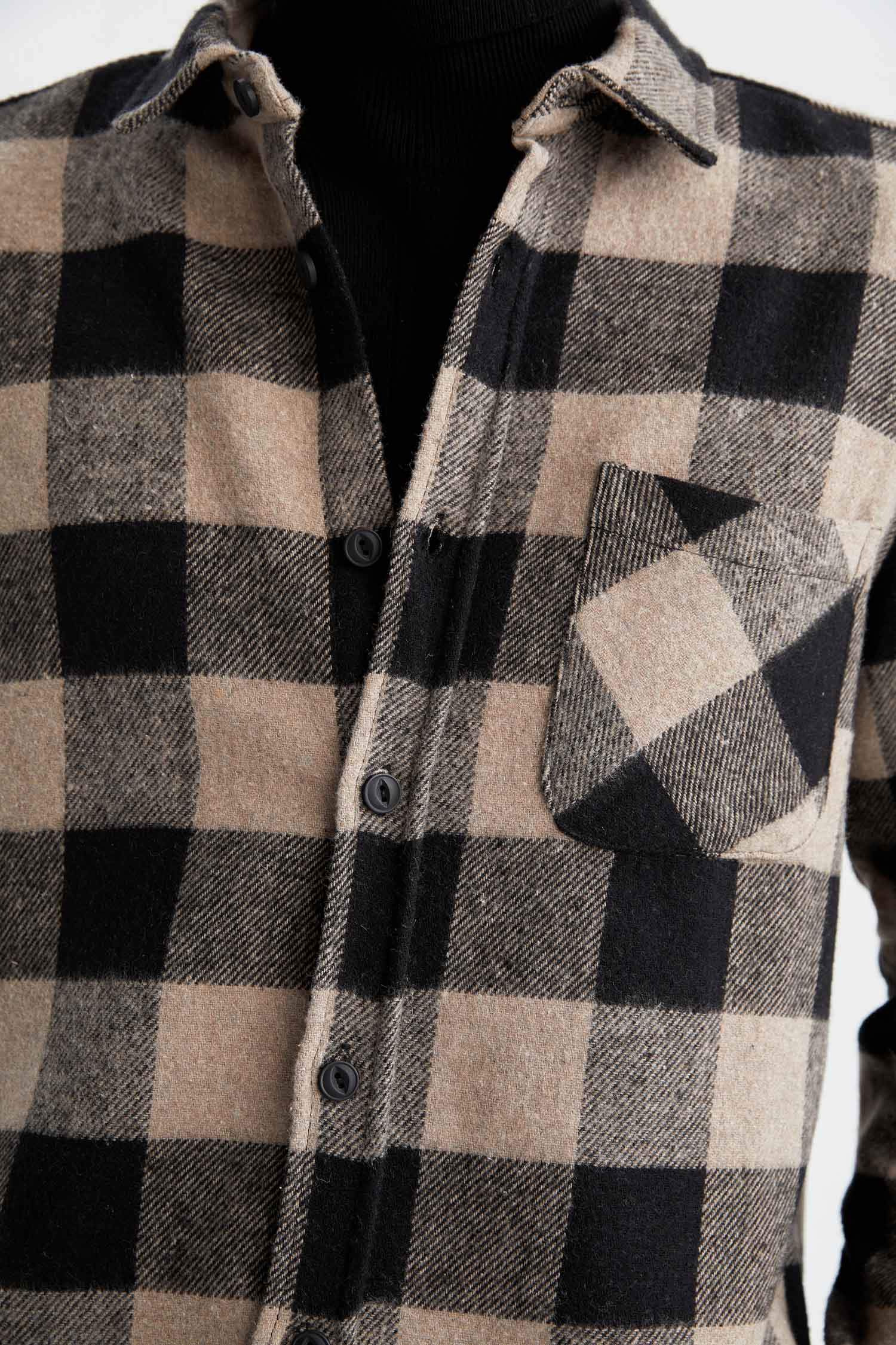 قميص كاروهات بقصة عادية