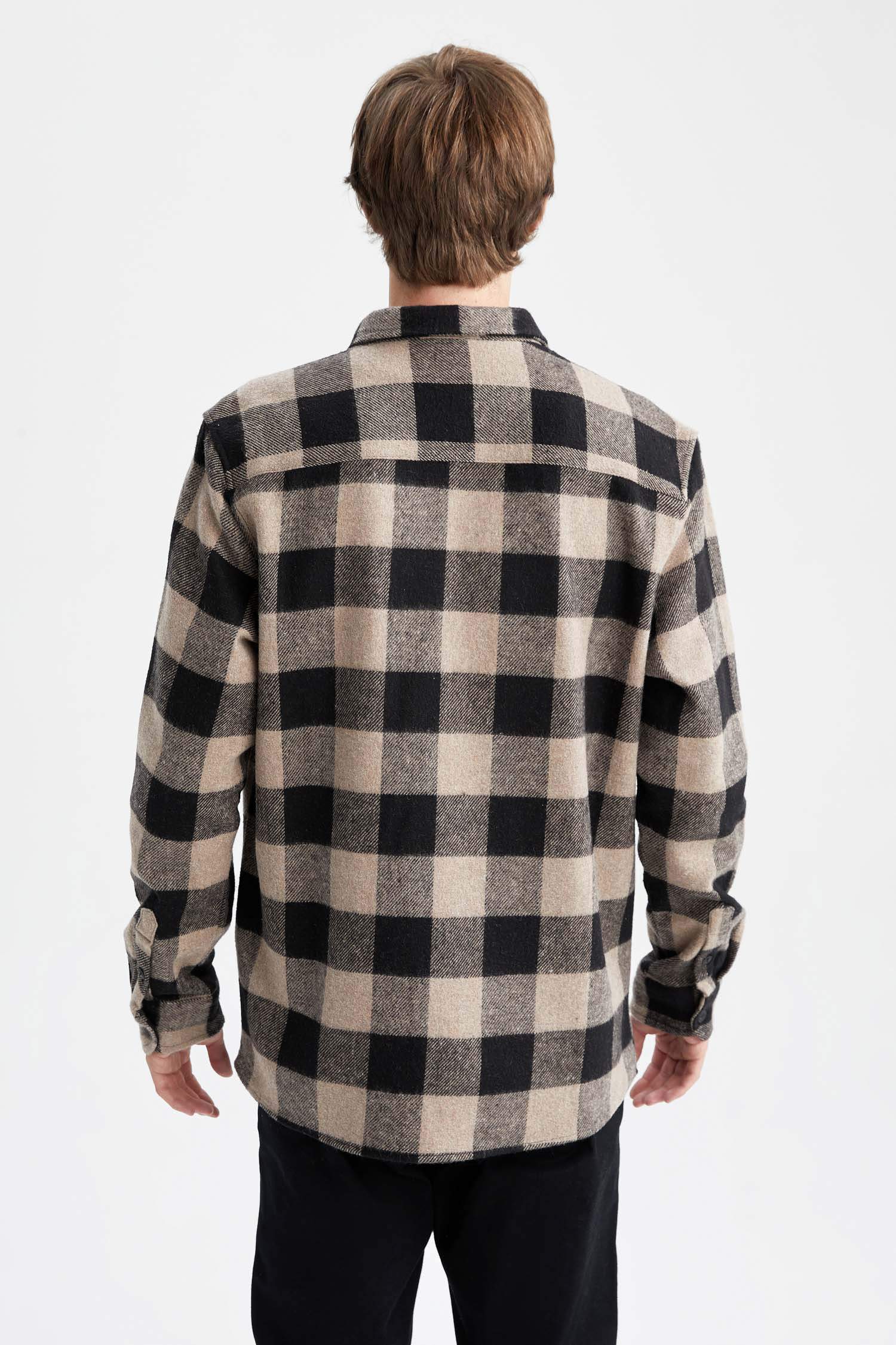 قميص كاروهات بقصة عادية