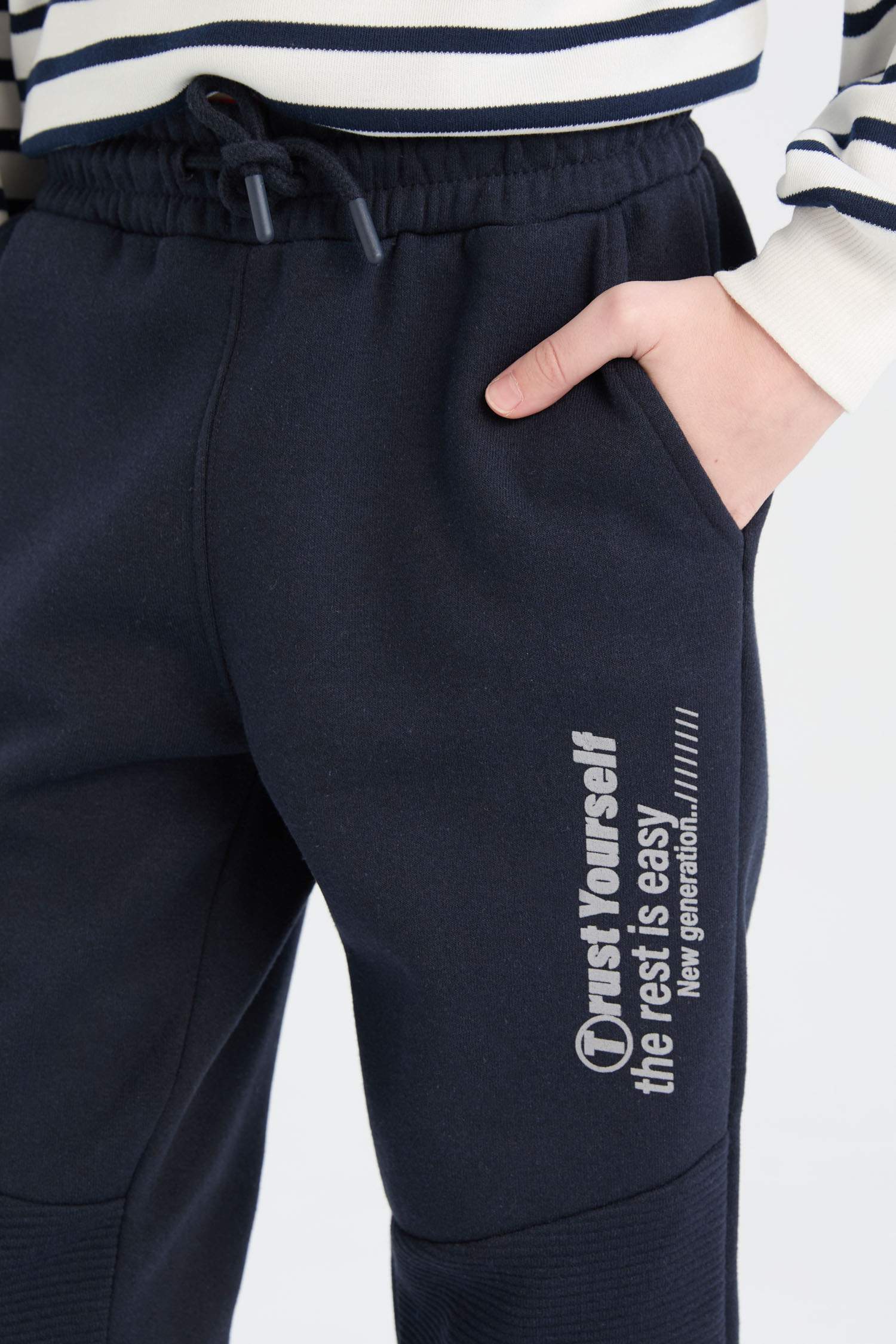 Erkek Çocuk Beli Paçası Lastikli Baskılı Eşofman Altı