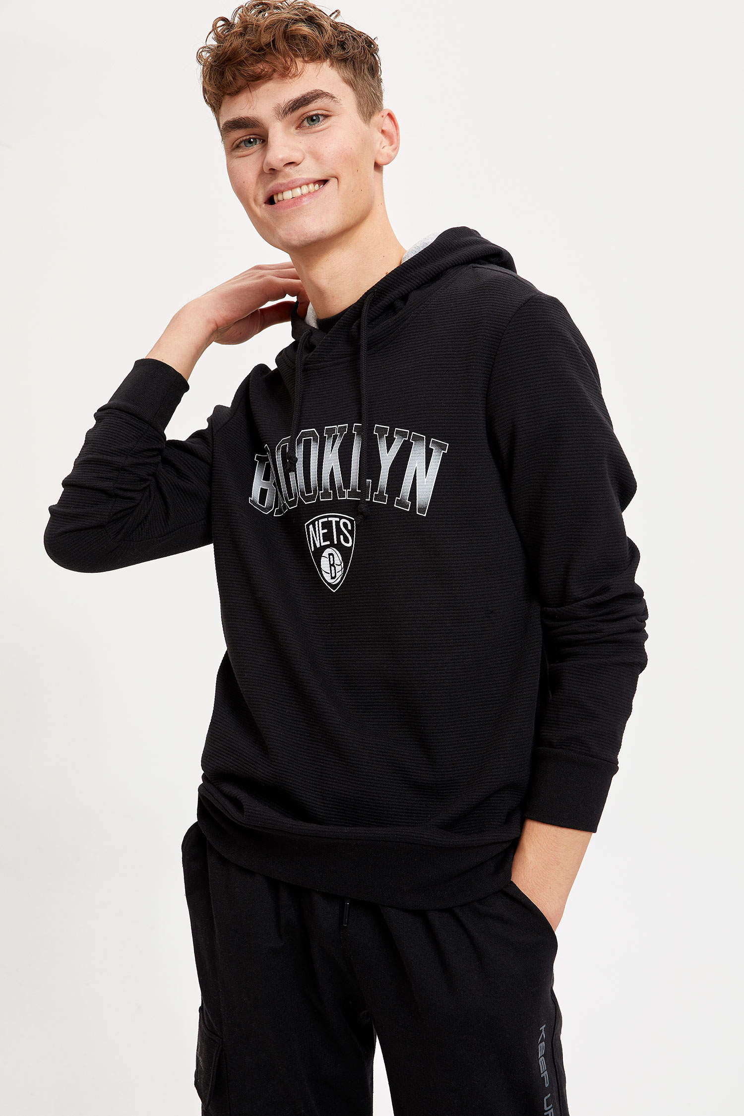 Defacto Fit NBA Brooklyn Nets Lisanslı Regular Fit Sweatshirt. 5