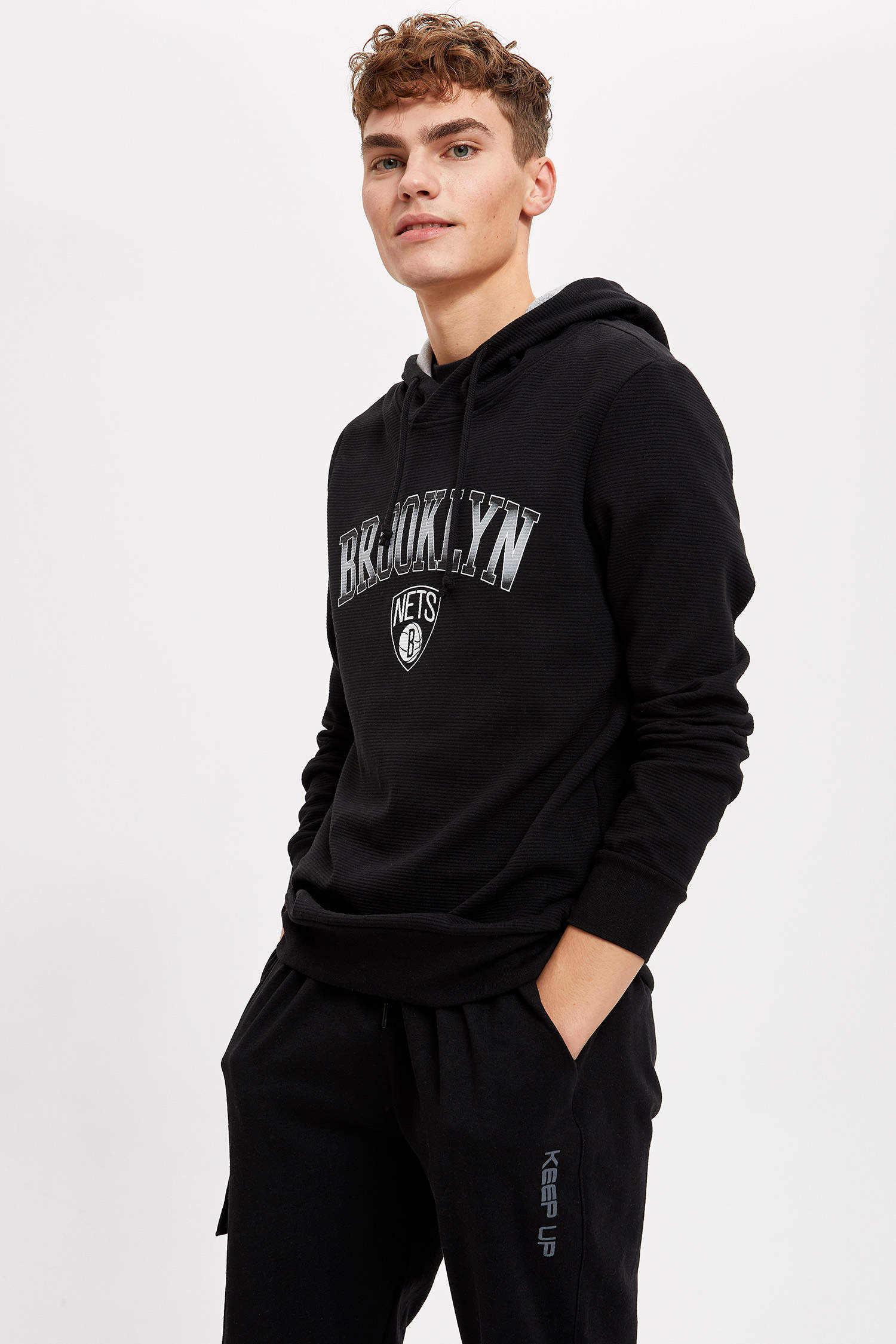 Defacto Fit NBA Brooklyn Nets Lisanslı Regular Fit Sweatshirt. 4
