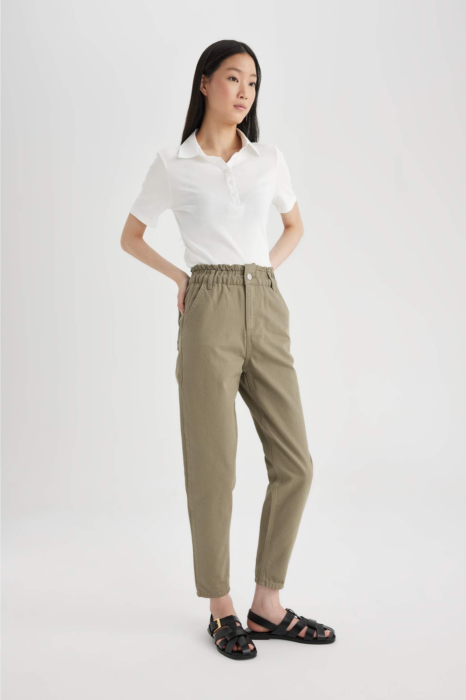 Paperbag Fit With Pockets Gabardine Trousers