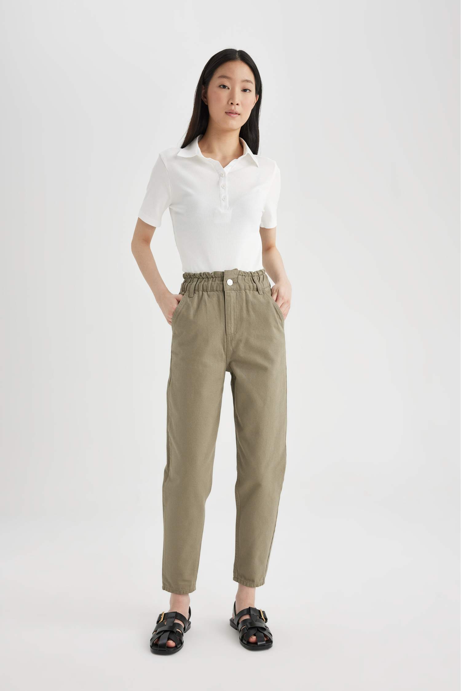 Paperbag Fit With Pockets Gabardine Trousers