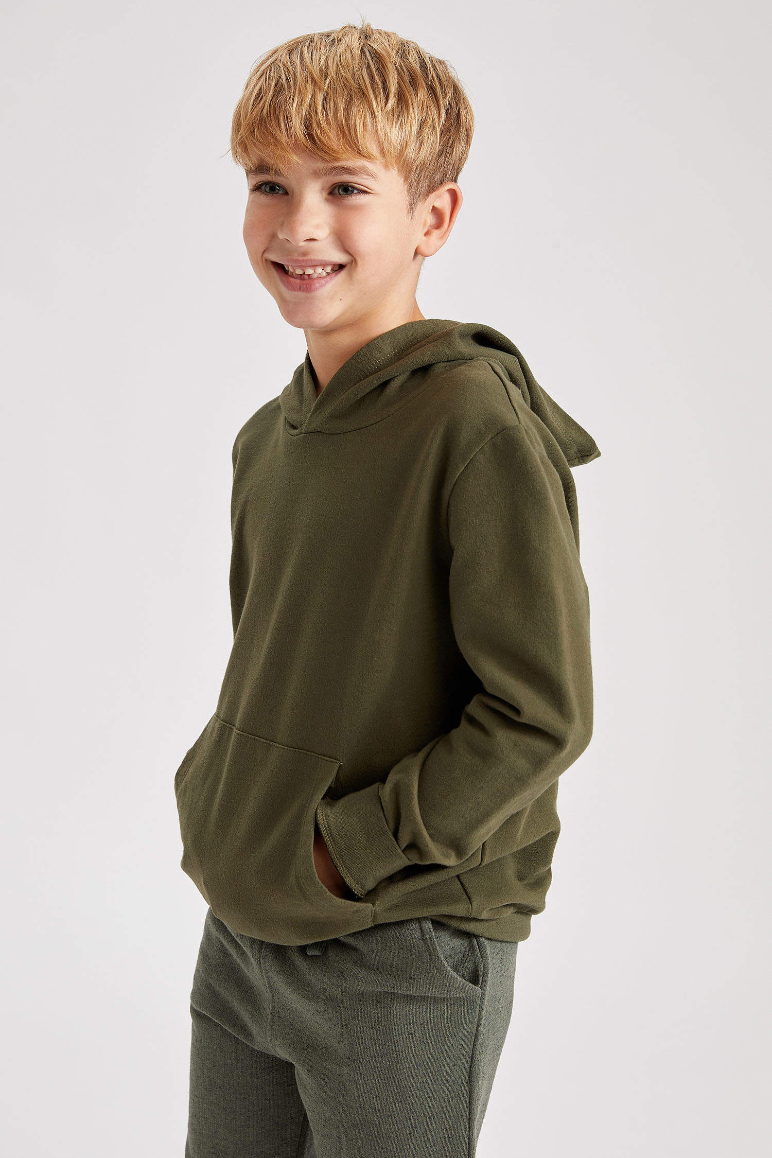 Khaki BOYS & TEENS Boy Basic Sweatshirt 1543784 | DeFacto
