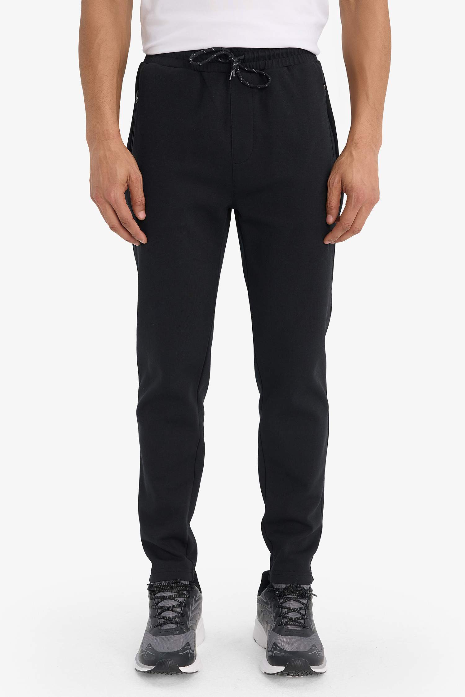 Slim Fit Dar Kesim Fermuarlı Standart Paça Jogger Eşofman Altı