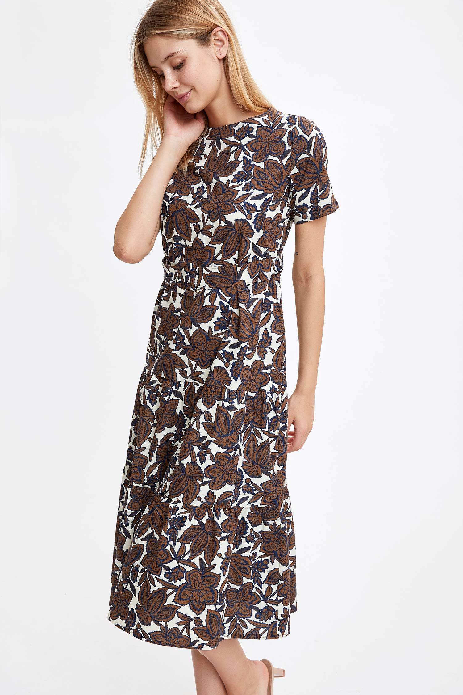 Brown WOMAN Long Sleeve Dress 1478214 | DeFacto