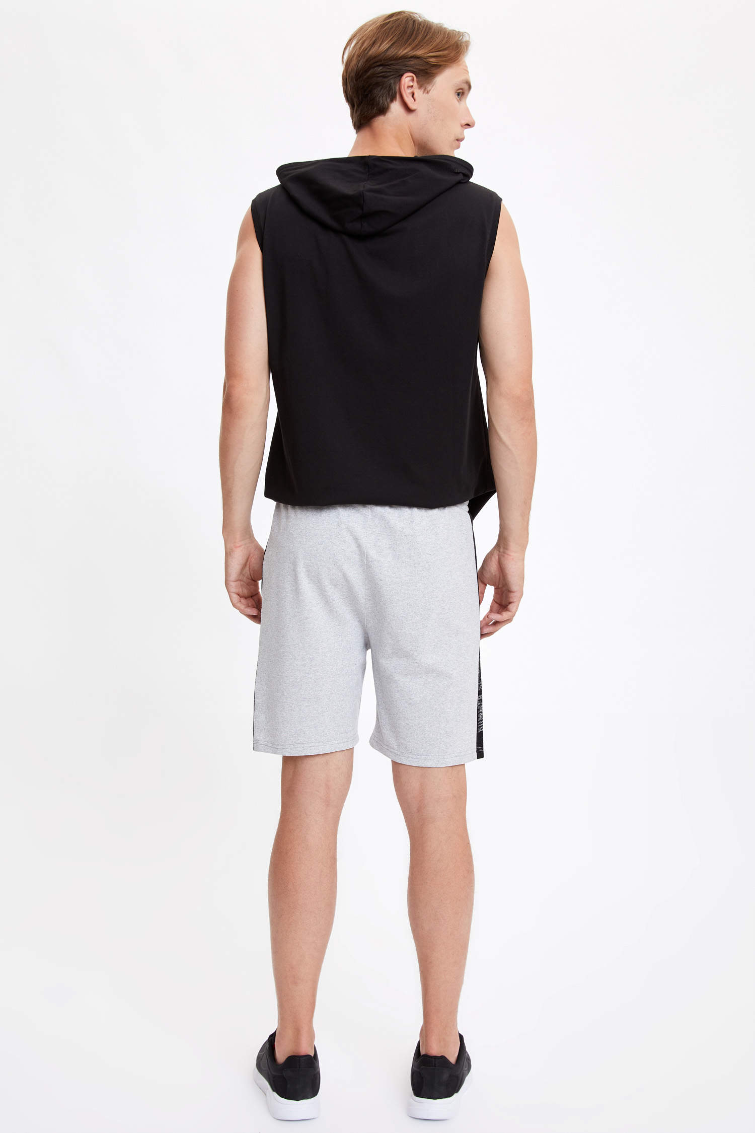 Defacto Slim Fit Cep Detaylı Sweatshirt Kumaşı Şort. 1