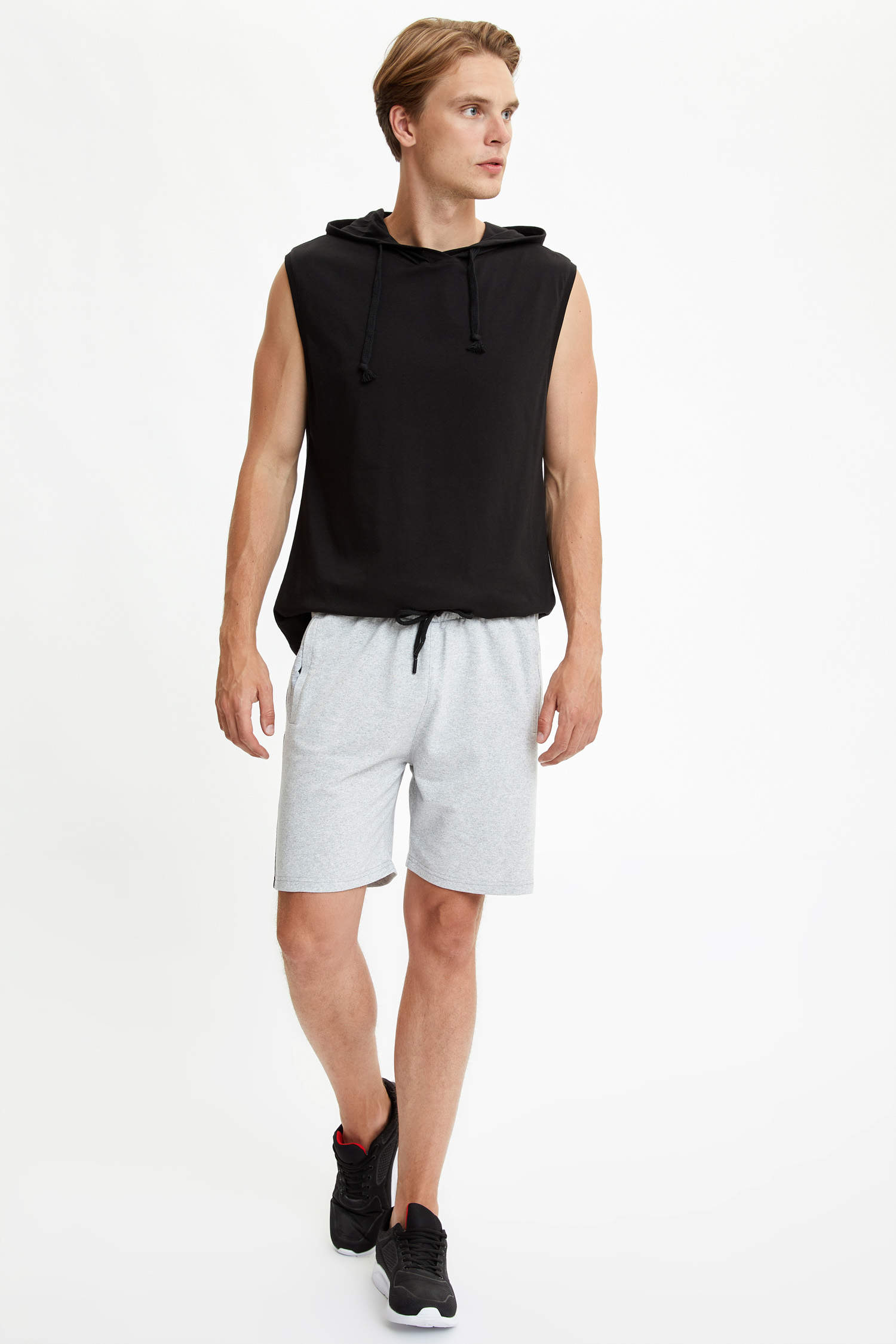 Defacto Slim Fit Cep Detaylı Sweatshirt Kumaşı Şort. 4
