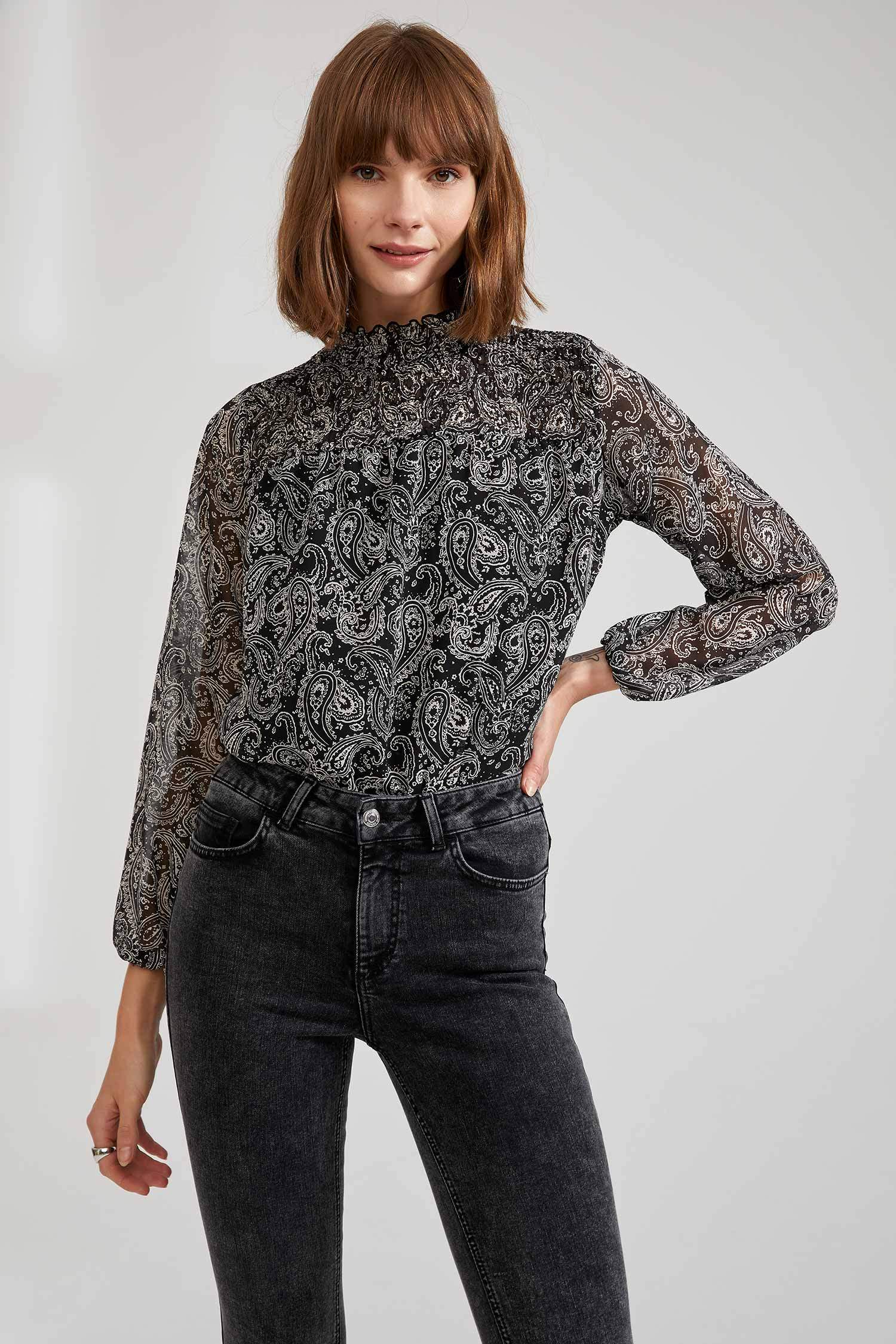 Black WOMAN Long Sleeve Frilly Detailed Neckband Shirt 1513979 | DeFacto