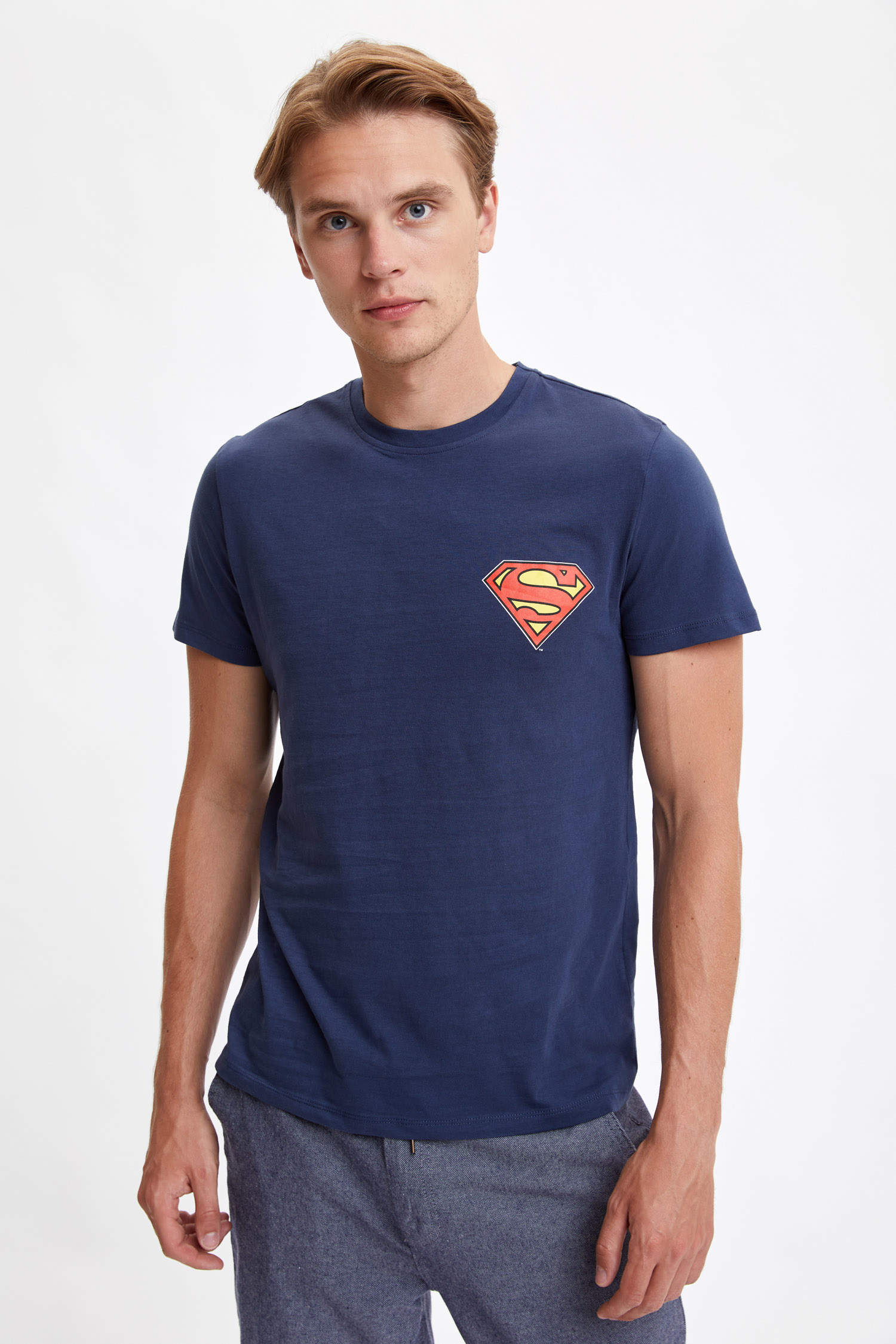 Defacto Superman Slim Fit Bisiklet Yaka Baskılı Tişört. 4