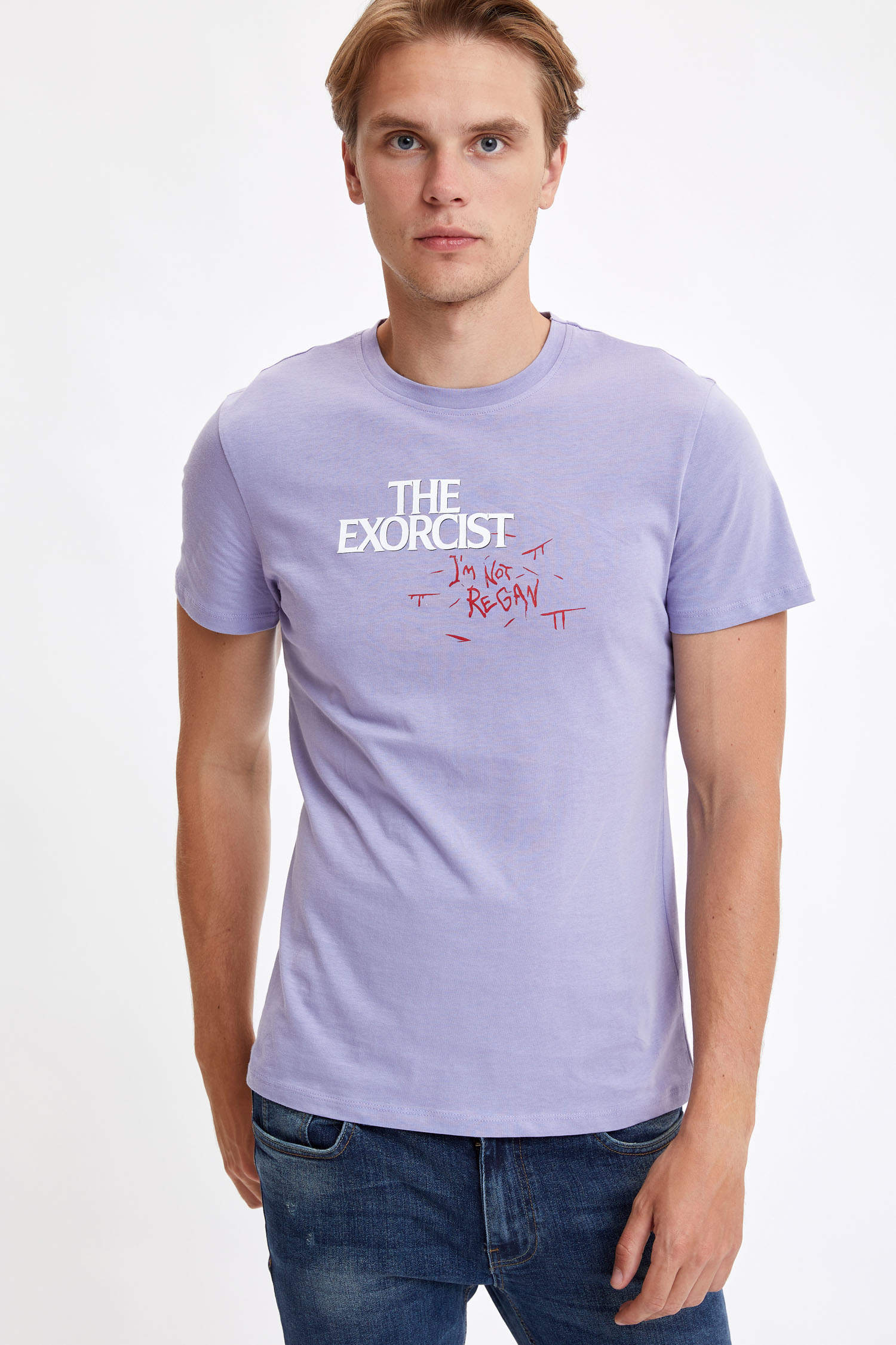 Defacto The Exorcist Lisanslı Slim Fit Bisiklet Yaka Kısa Kollu Tişört. 2