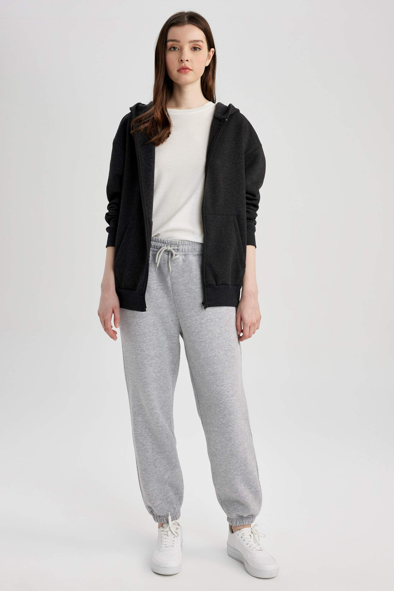 Grey WOMAN Jogger Standard Fit Thick Fabric Jogger Sweatpants 2563355