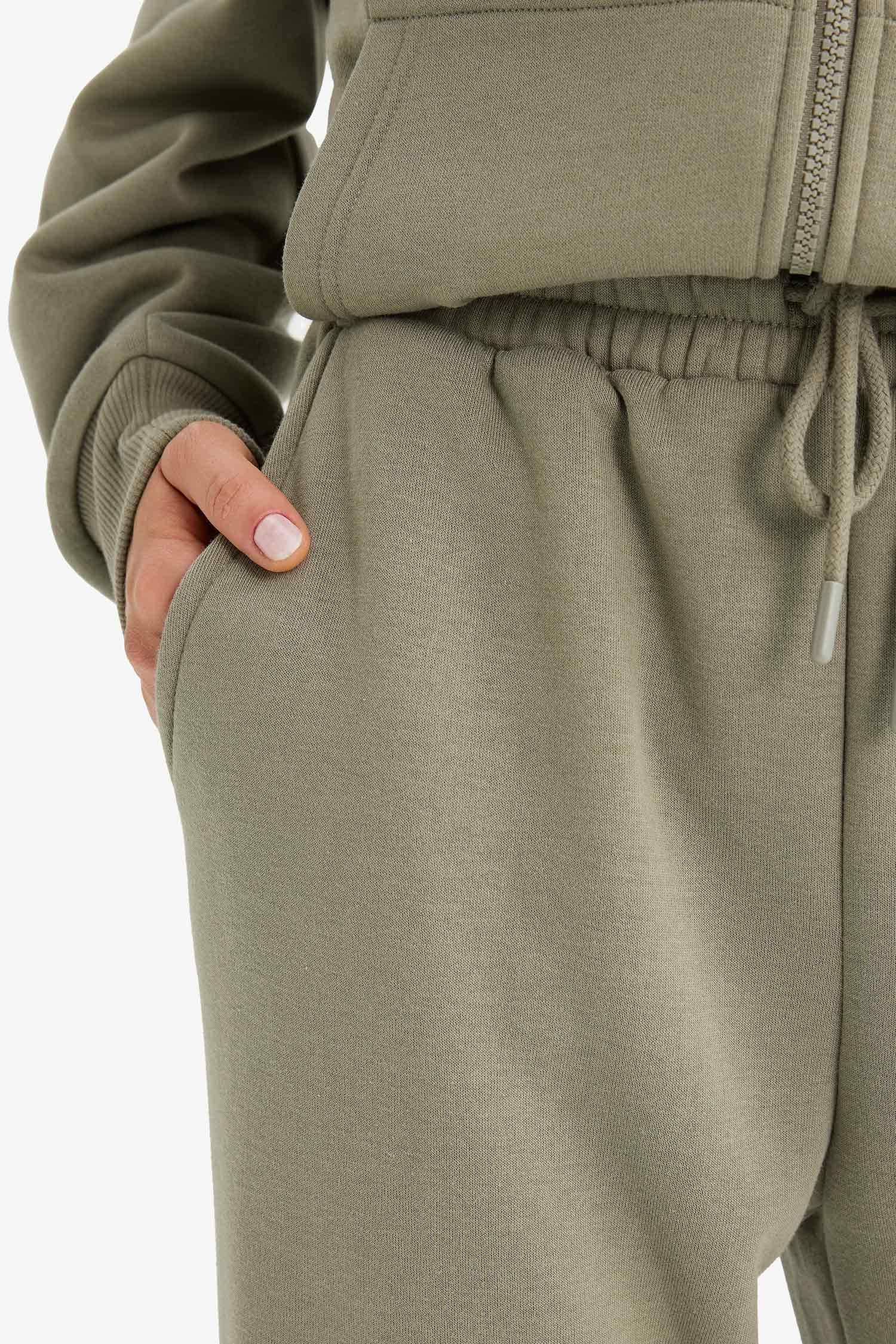 بنطرون قماش ثقيل جوجر فيت برجل مطاطي