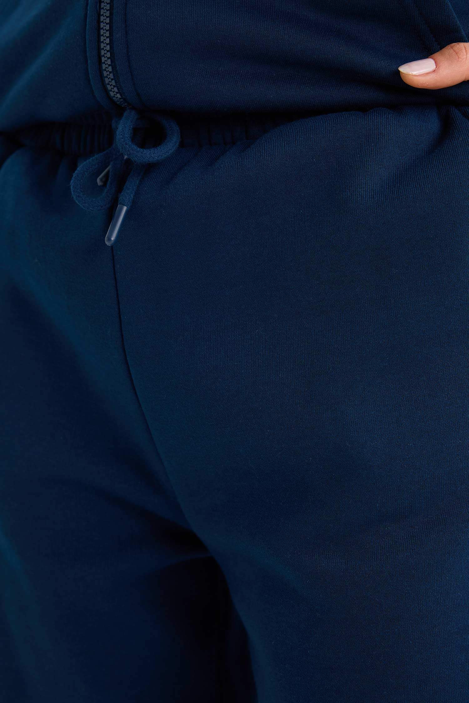 بنطلون جوجر فيت تقيل بأستك من تحت كحلي