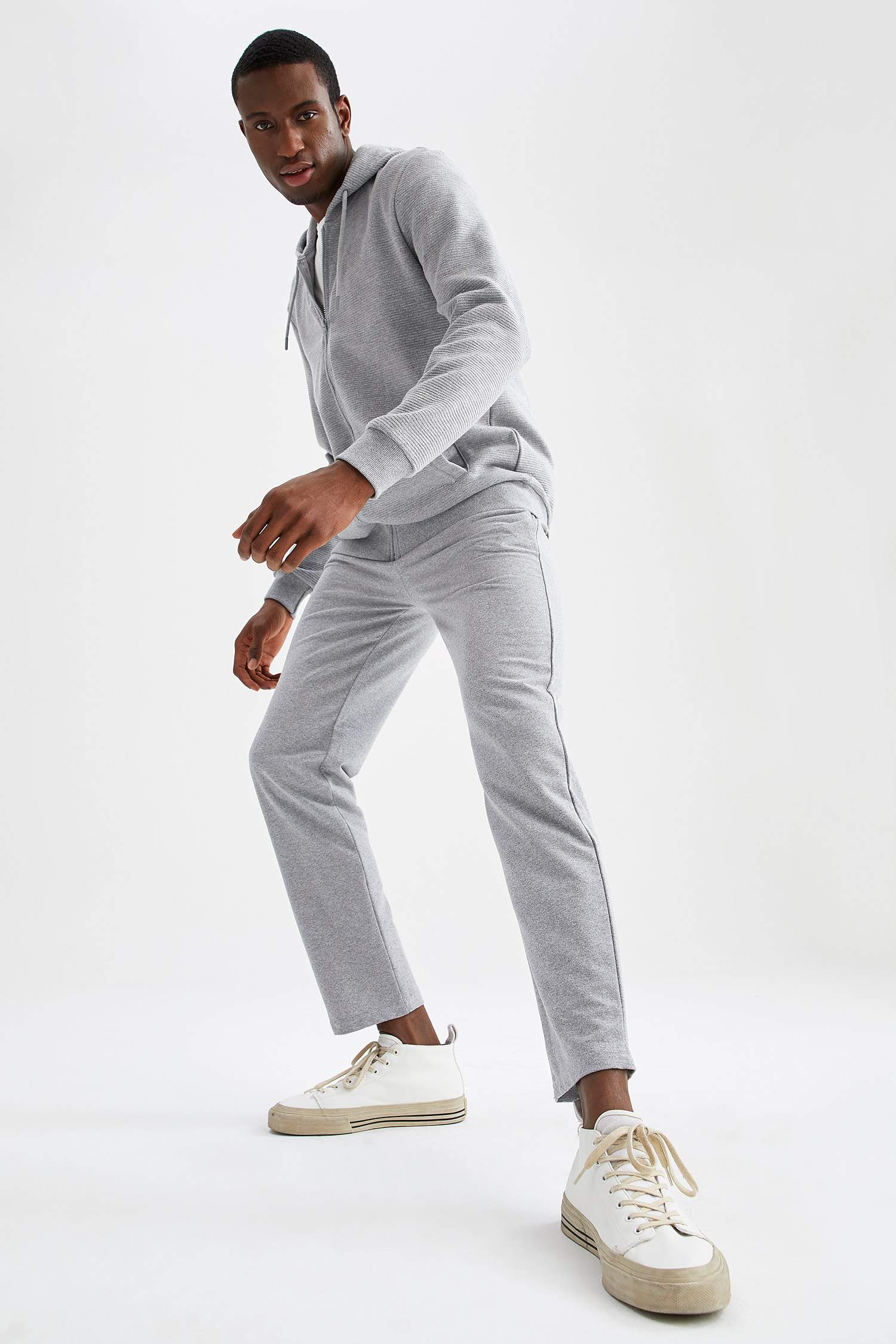 Grey MAN Slim Fit Sweatpants 2417942 | DeFacto